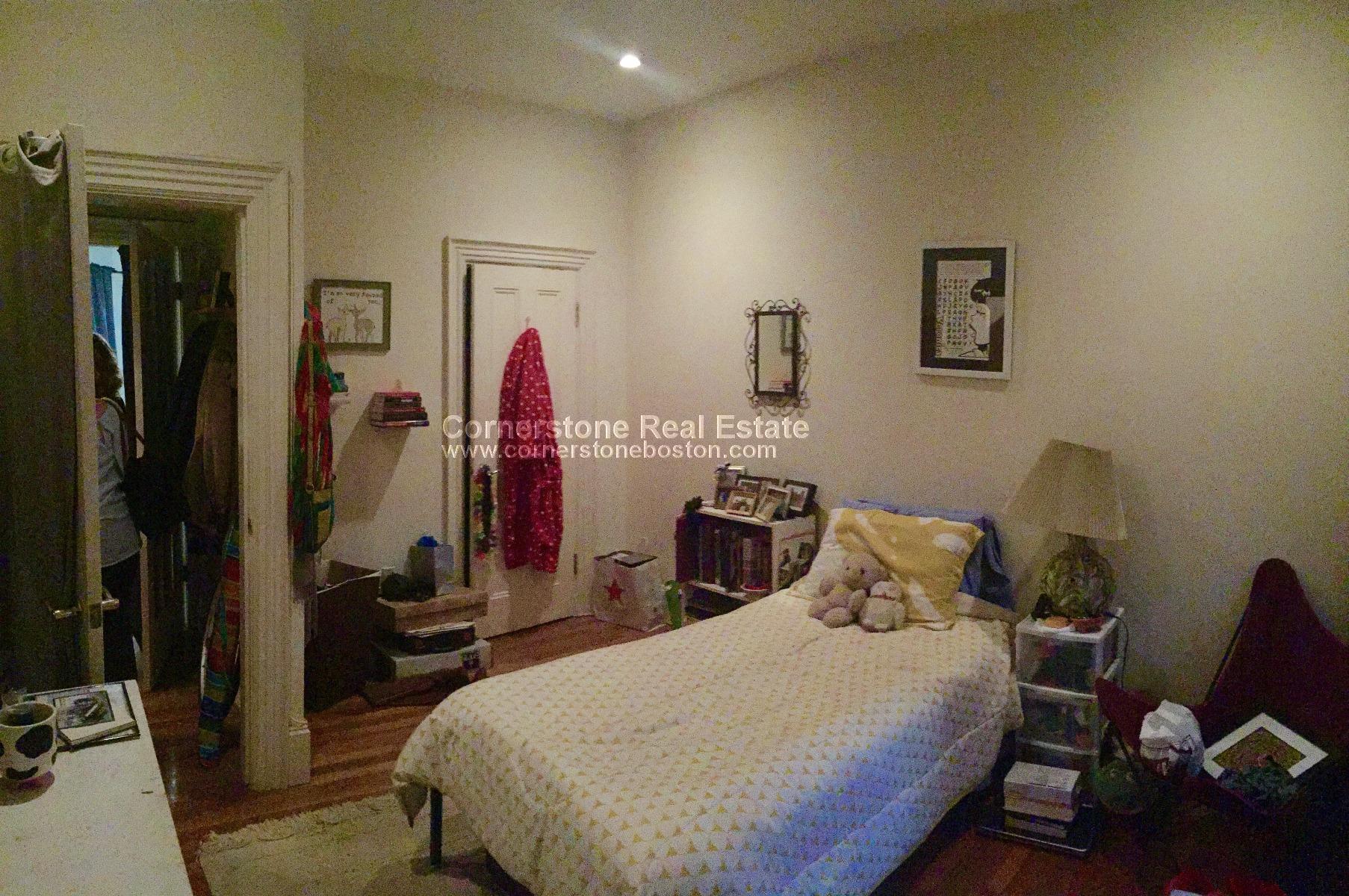 3 bed, 1 bath apartment for rent at 81 Old Harbor St Unit 1, South Boston — photo 3 of 11