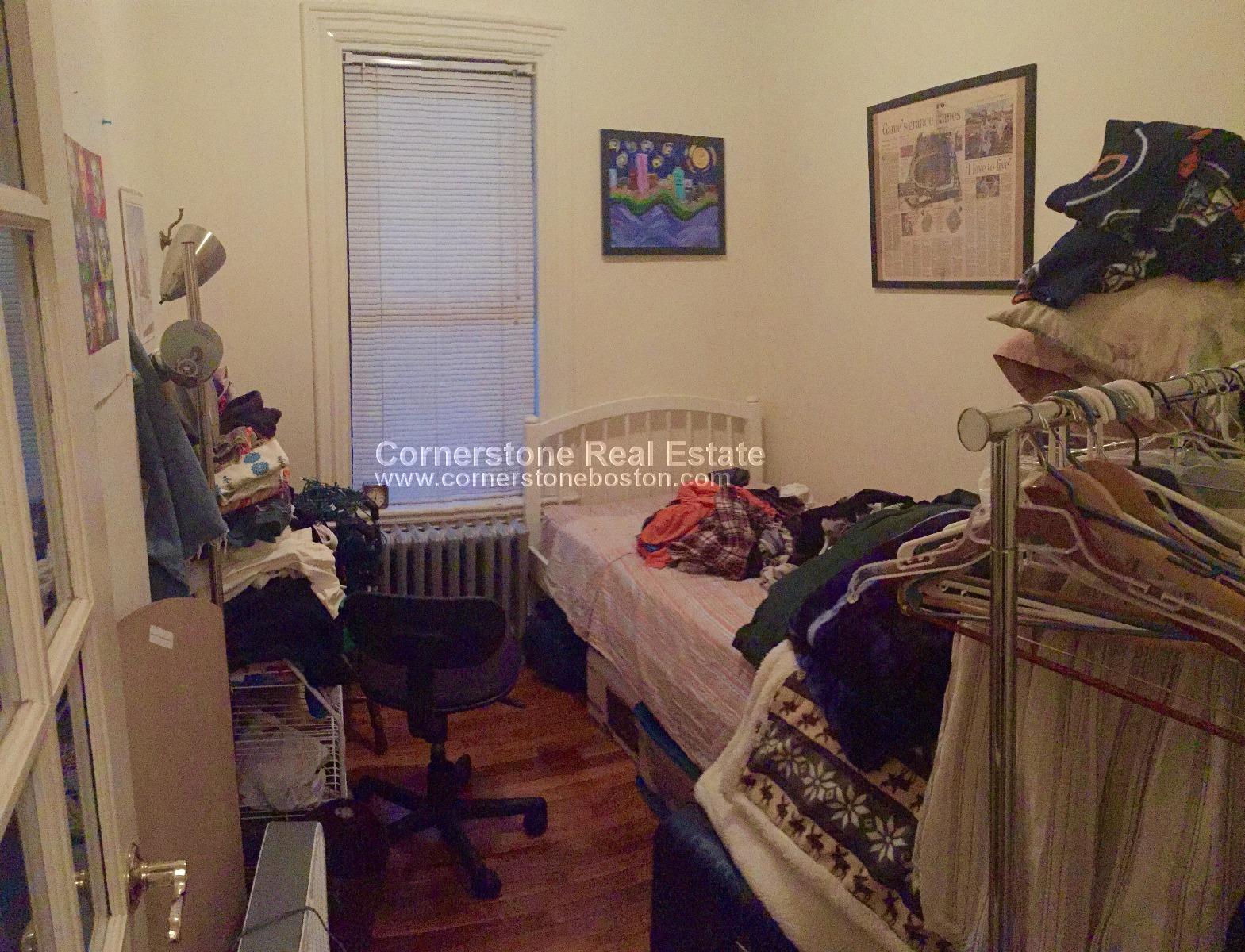 3 bed, 1 bath apartment for rent at 81 Old Harbor St Unit 1, South Boston — photo 5 of 11