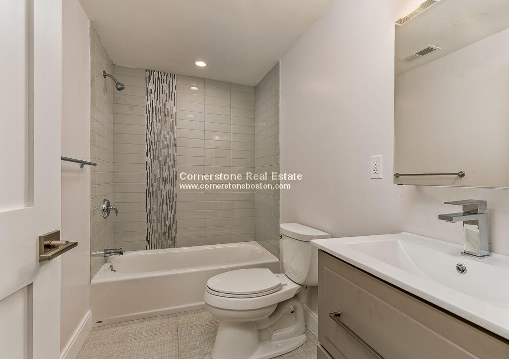 4 bed, 1 bath apartment for rent at 7 Alleghany Unit 2, Mission Hill — photo 8 of 8