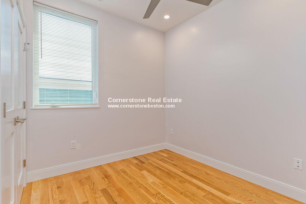 4 bed, 1 bath apartment for rent at 7 Alleghany Unit 2, Mission Hill — photo 3 of 8