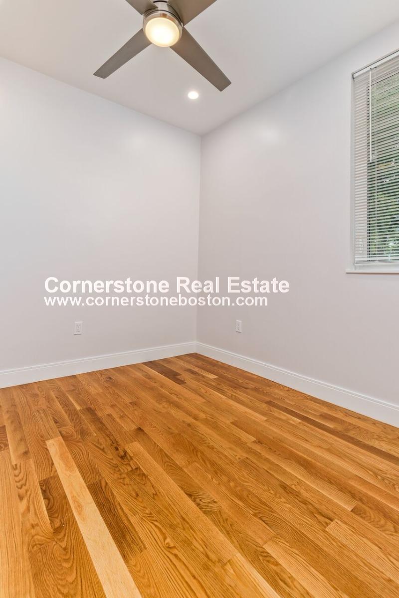 4 bed, 1 bath apartment for rent at 7 Alleghany Unit 2, Mission Hill — photo 2 of 8