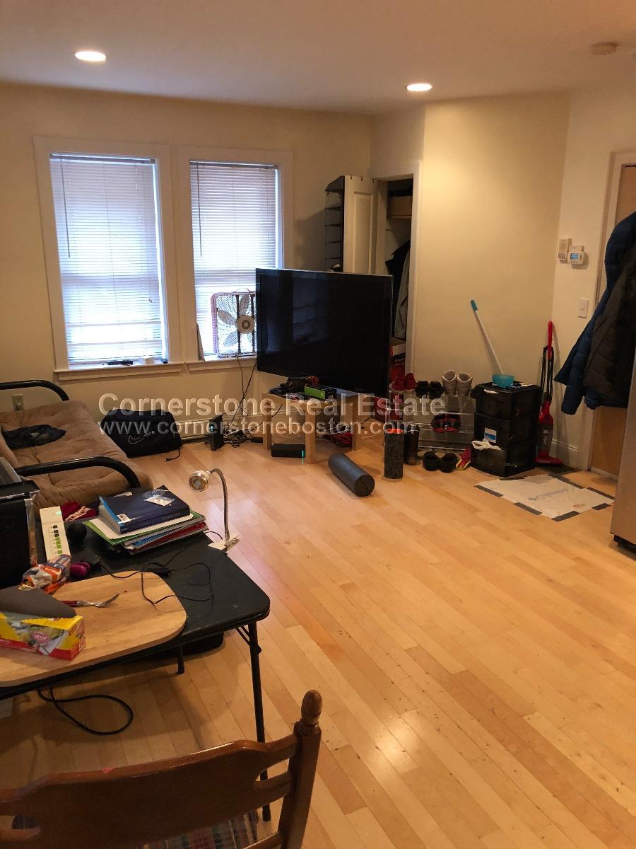 1 bed, 1 bath apartment for rent at 31 Cunard Unit 1, South End — photo 2 of 4