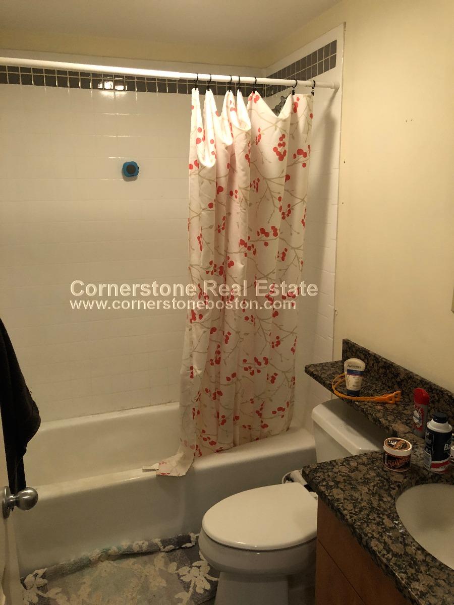 1 bed, 1 bath apartment for rent at 31 Cunard Unit 1, South End — photo 4 of 4