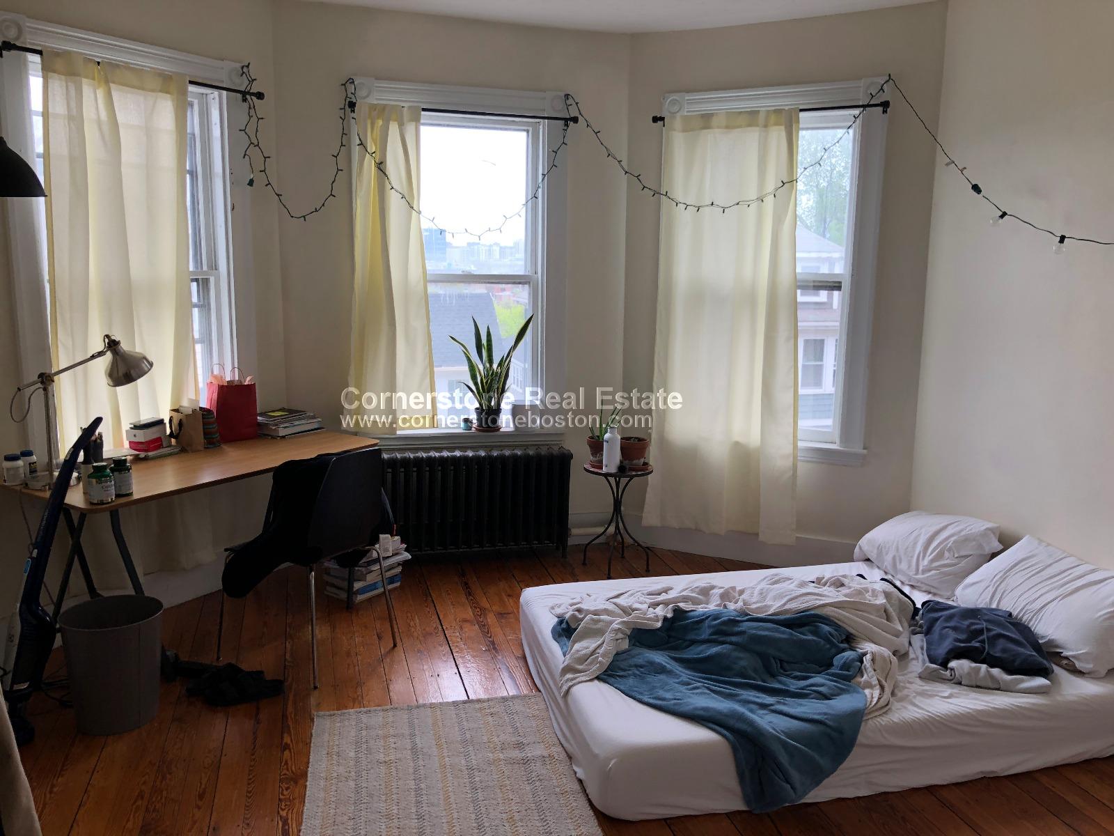 2 bed, 1 bath apartment for rent at 174 Hillside Unit 2, Mission Hill — photo 4 of 8