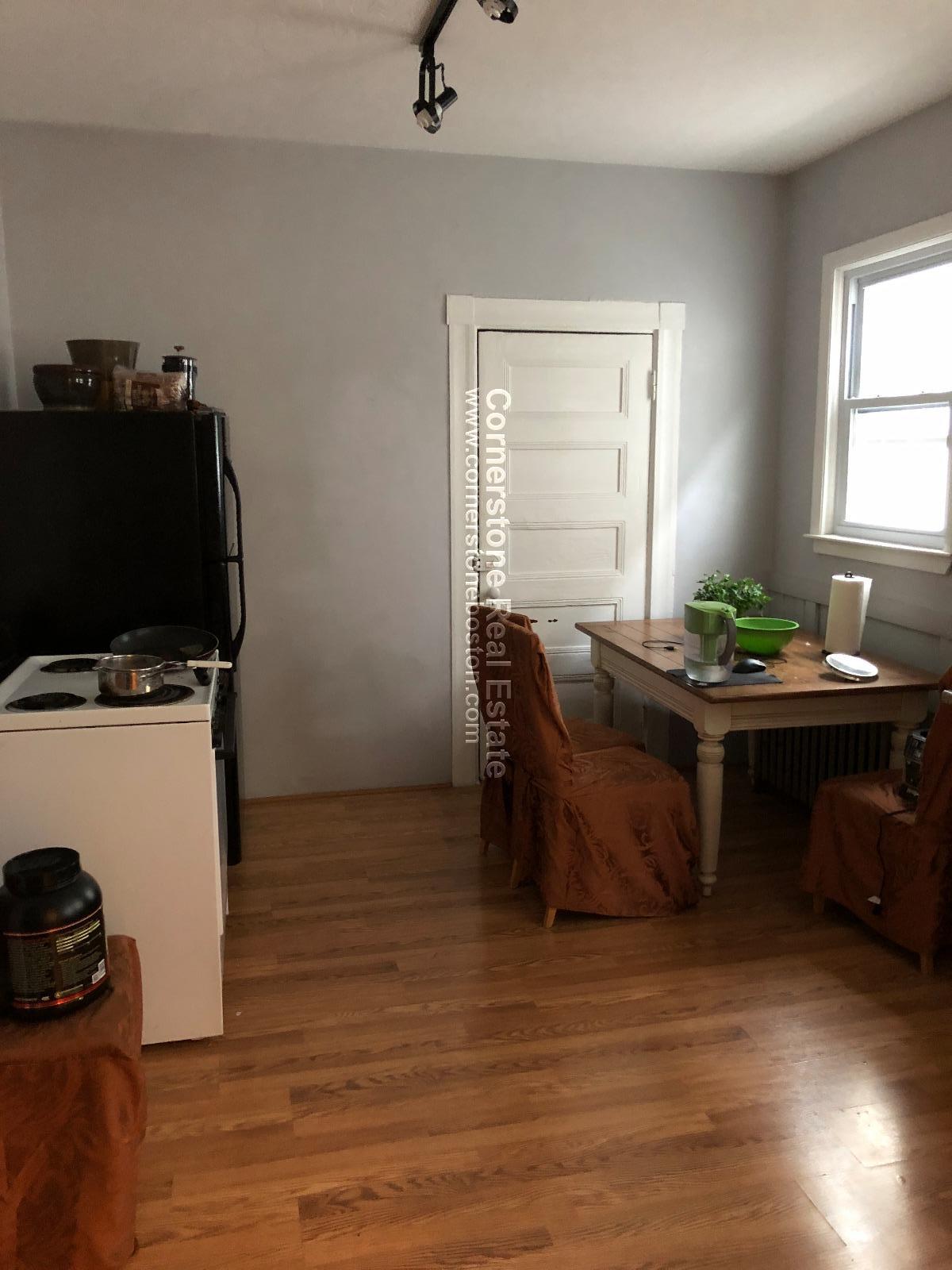2 bed, 1 bath apartment for rent at 174 Hillside Unit 2, Mission Hill — photo 2 of 8