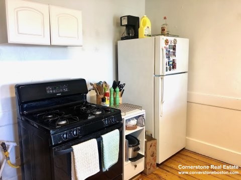 1 bed, 1 bath apartment for rent at 81 Old Harbor St Unit 2, South Boston — photo 5 of 13