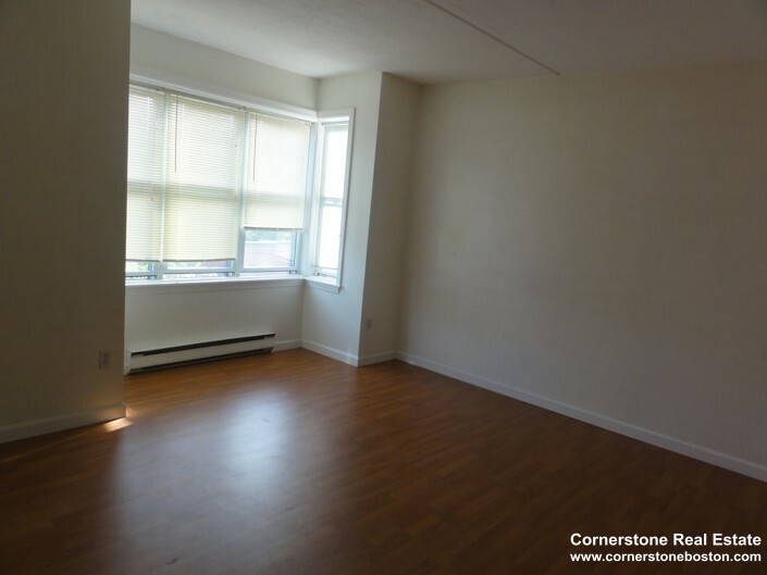 4 bed, 1.5 bath apartment for rent at 89 Lawn, Mission Hill — photo 10 of 13