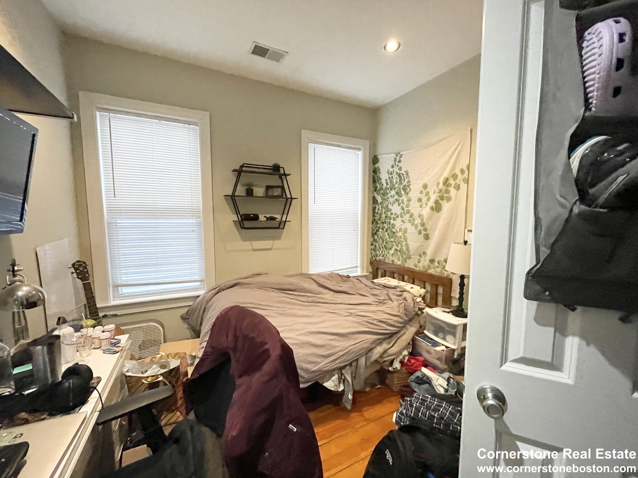 5 bed, 2 bath apartment for rent at 148 Hillside Unit 2, Mission Hill — photo 9 of 18