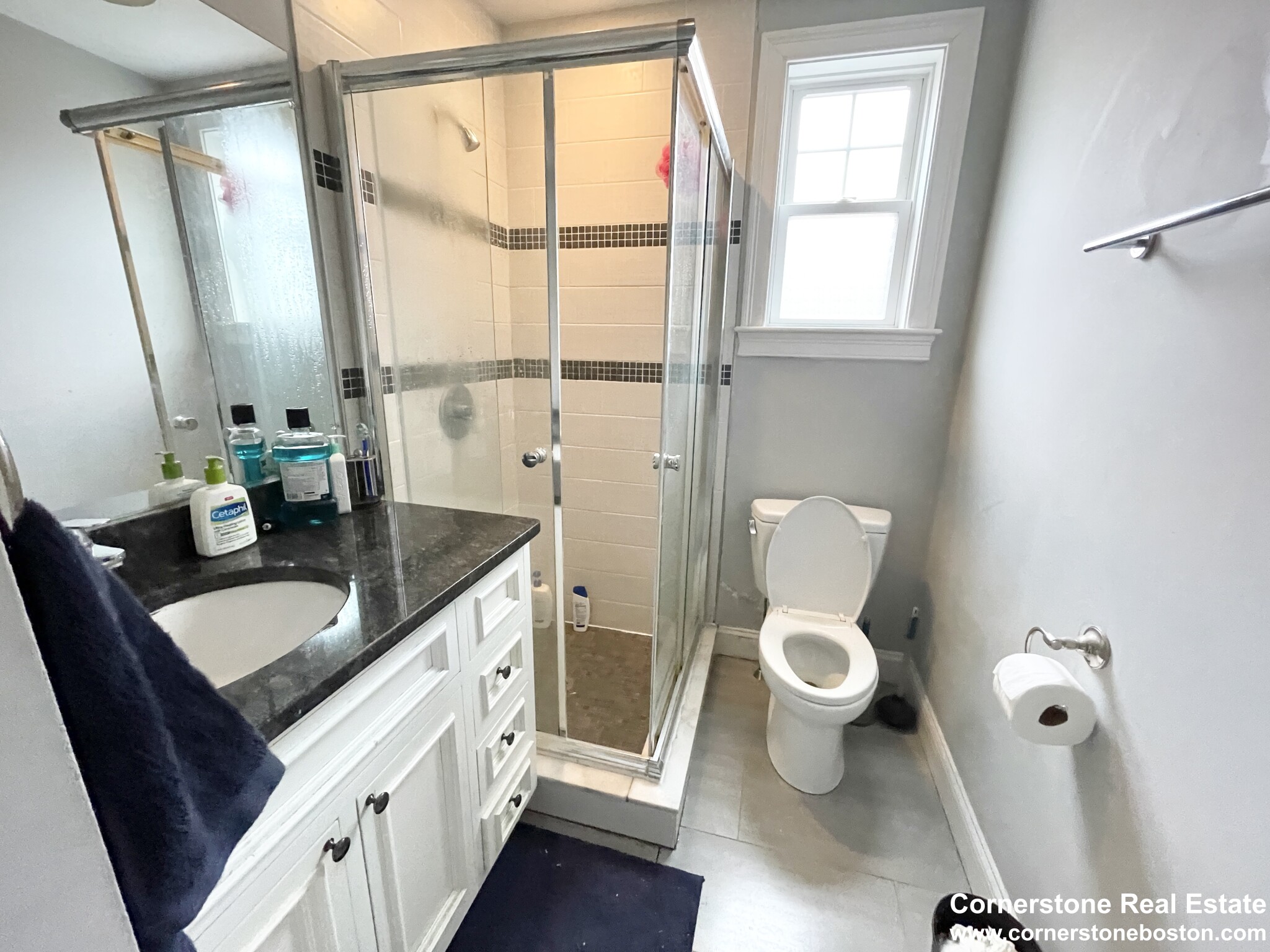 5 bed, 2 bath apartment for rent at 148 Hillside Unit 2, Mission Hill — photo 8 of 18