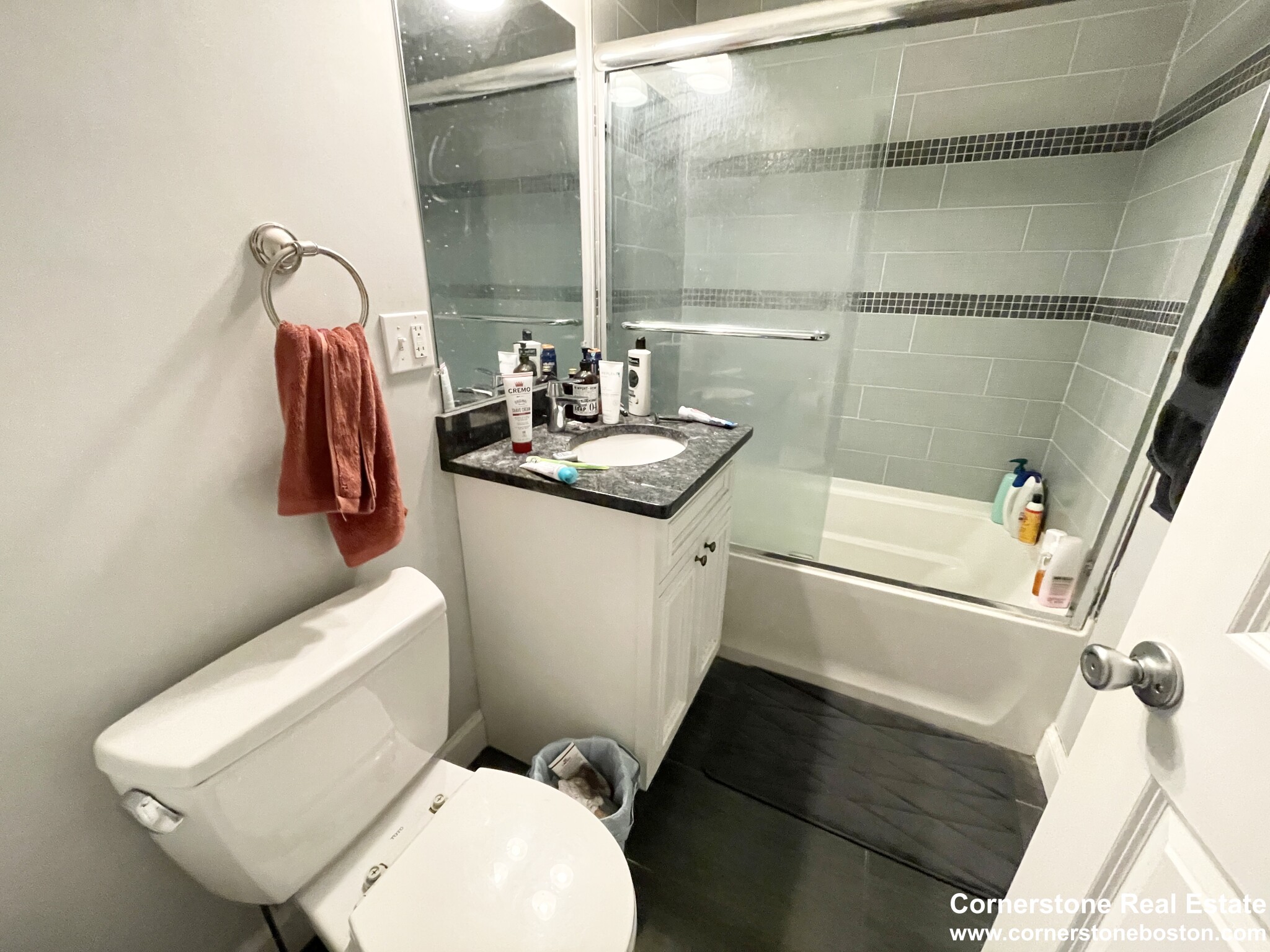 5 bed, 2 bath apartment for rent at 148 Hillside Unit 2, Mission Hill — photo 7 of 18