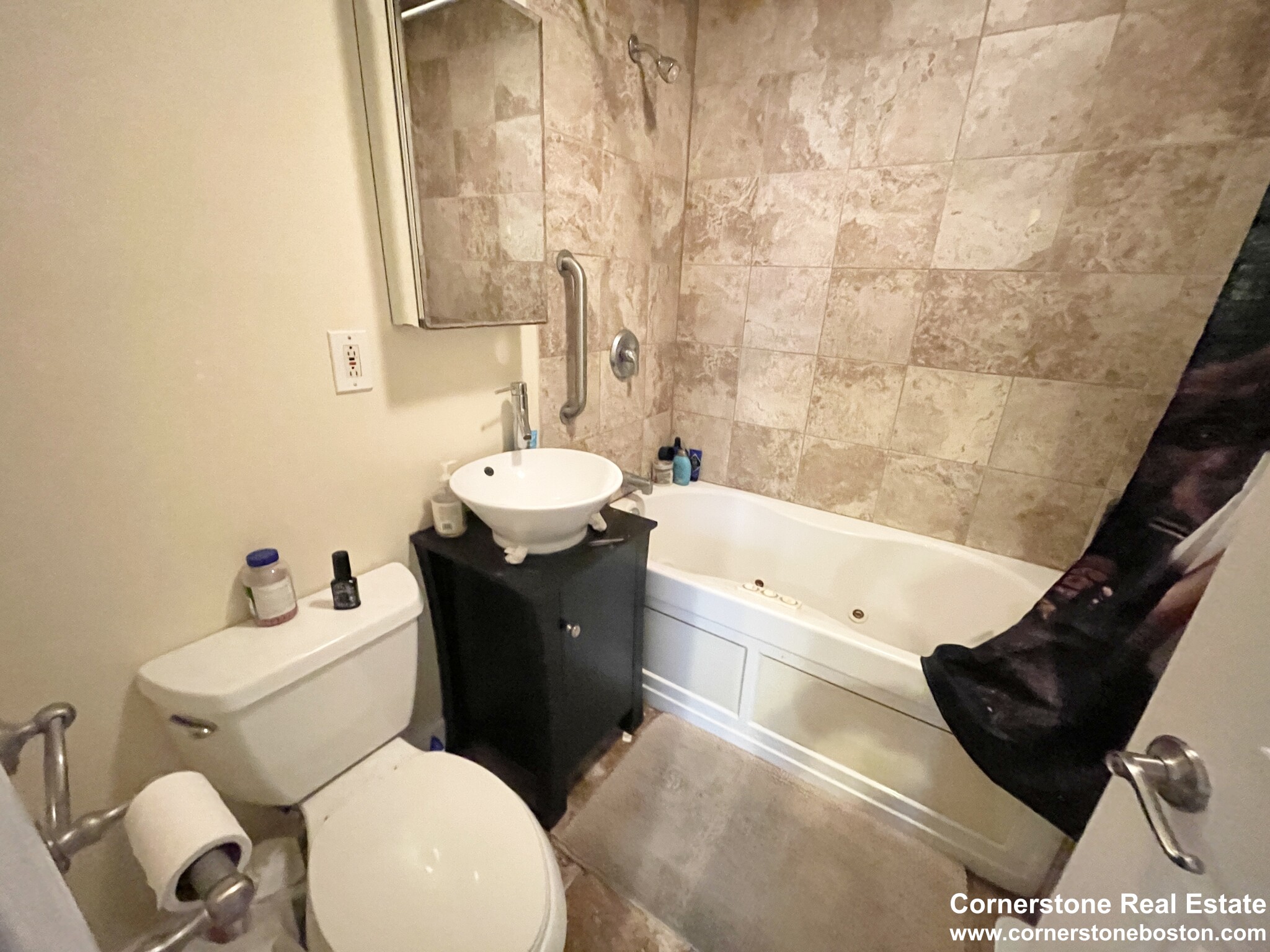 3 bed, 1 bath apartment for rent at 9 Warwick Unit 3, South End — photo 9 of 12