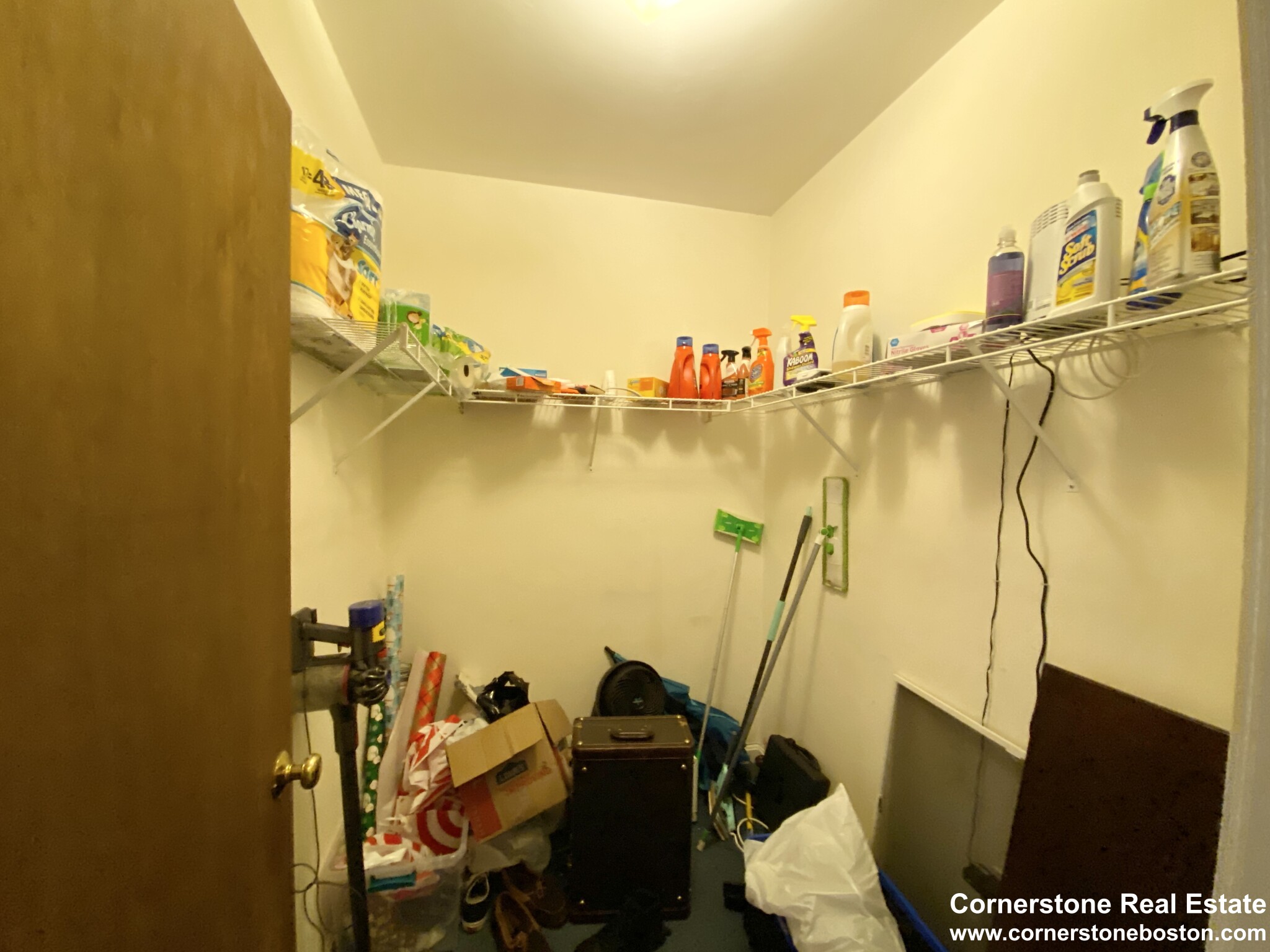 4 bed, 2 bath apartment for rent at 48 Hillside Unit 4, Mission Hill — photo 11 of 24