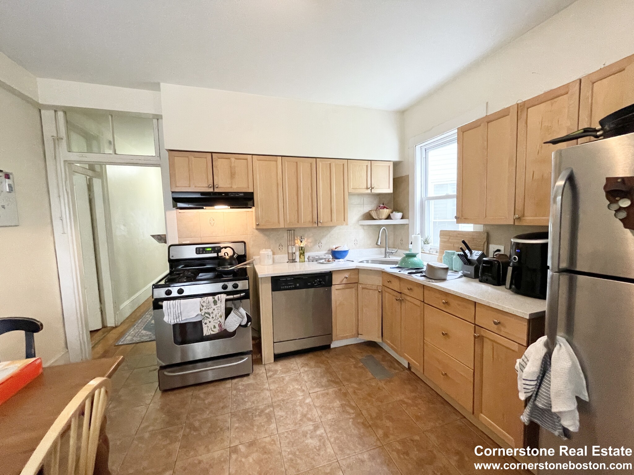 3 bed, 2 bath apartment for rent at 54 Calumet Unit 2, Mission Hill