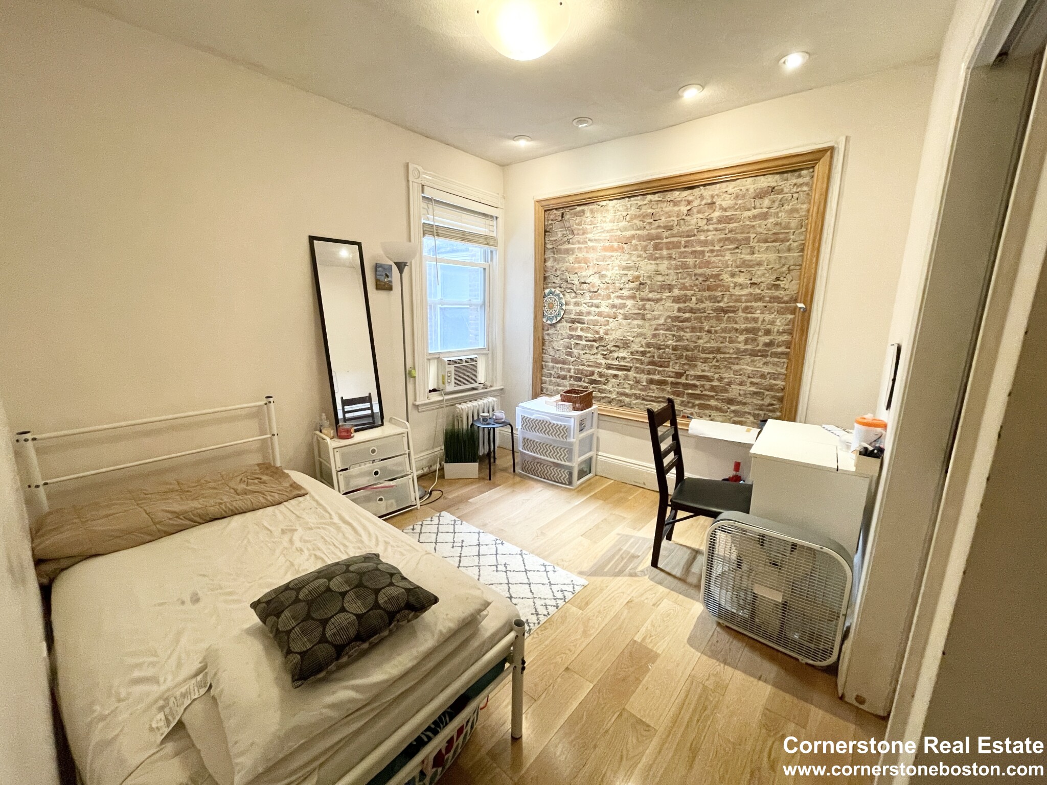 4 bed, 1 bath apartment for rent at 863 Huntington Ave Unit 2, Mission Hill — photo 3 of 16
