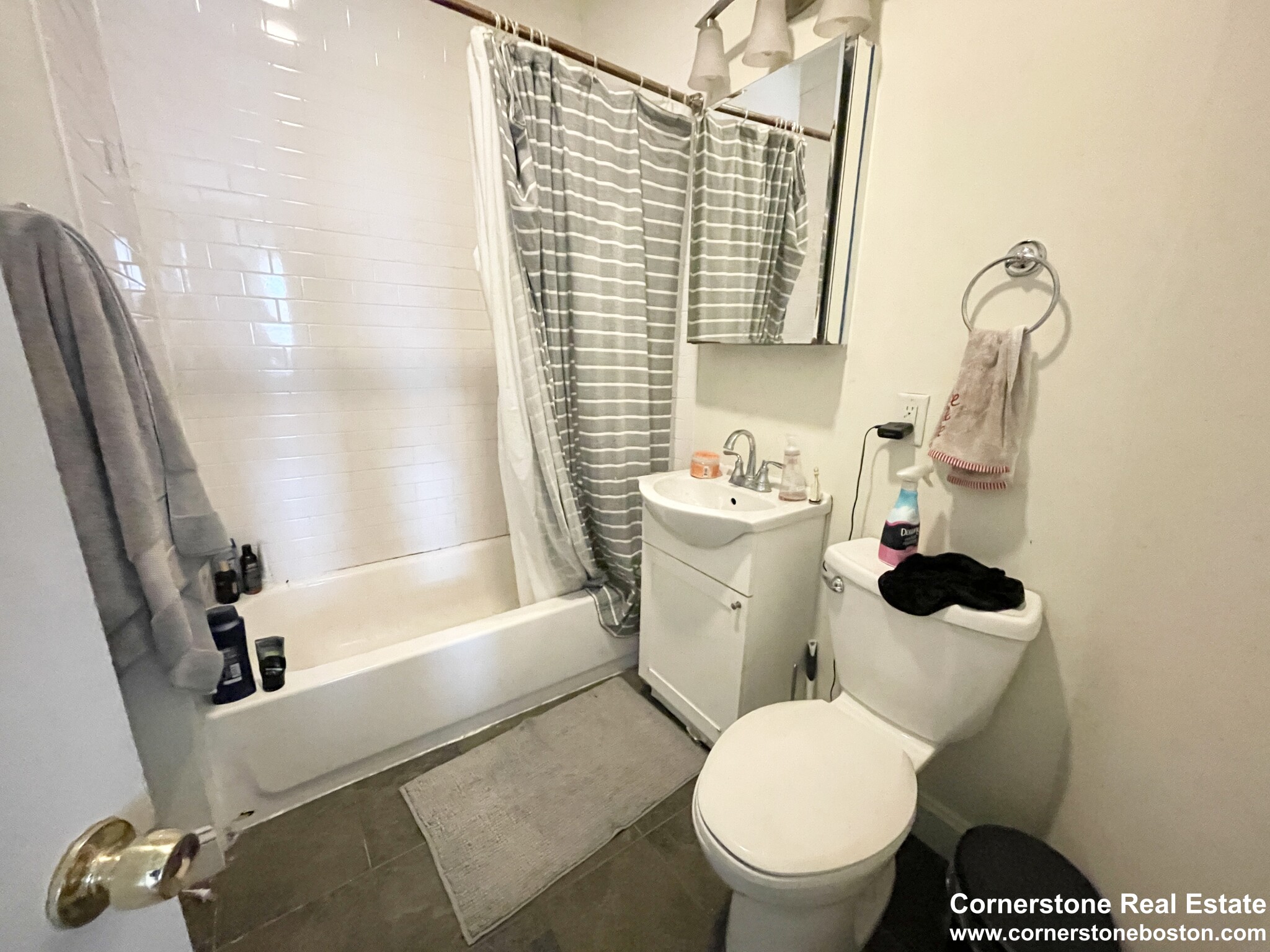 3 bed, 1 bath apartment for rent at 1451 Tremont Unit 2R, Mission Hill — photo 7 of 15