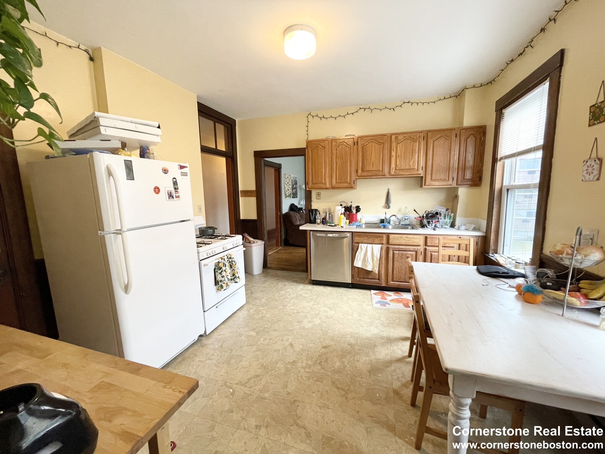 4 bed, 1 bath apartment for rent at 43 Parker Hill Ave Unit 3, Mission Hill — photo 2 of 16