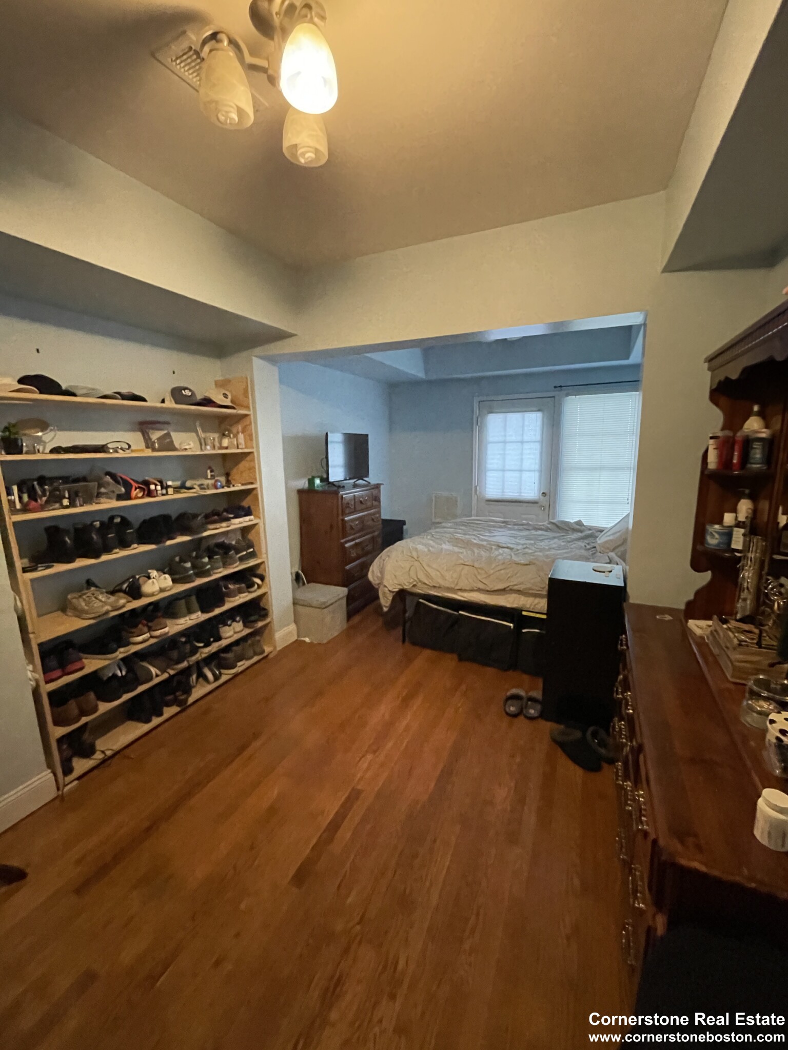 7 Chesterton St, Roxbury