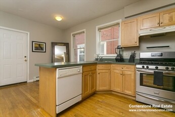 14 Haverford St, Jamaica Plain