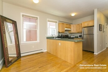 14 Haverford St, Jamaica Plain