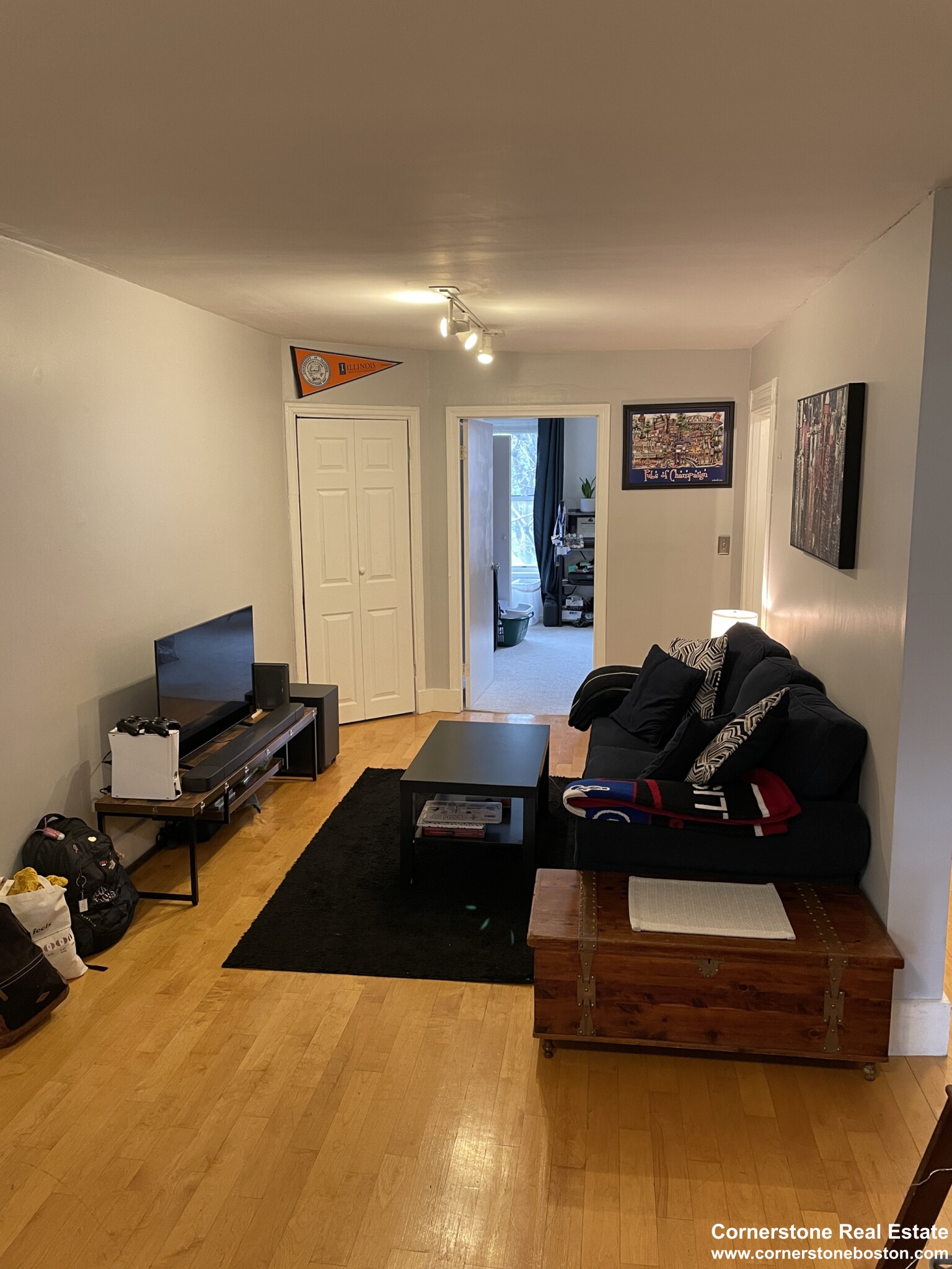 12 Chesterton St, Roxbury