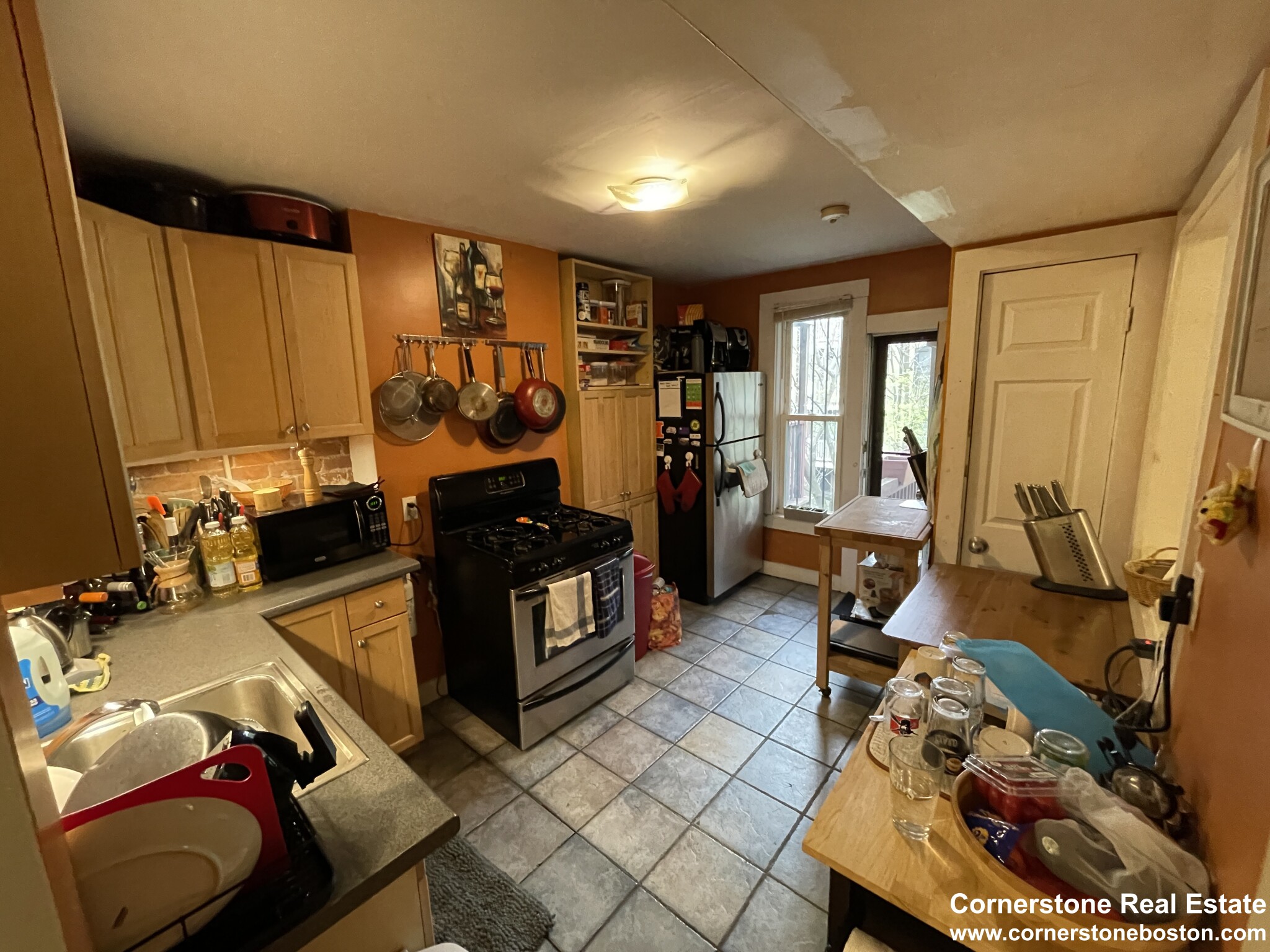 12 Chesterton St, Roxbury