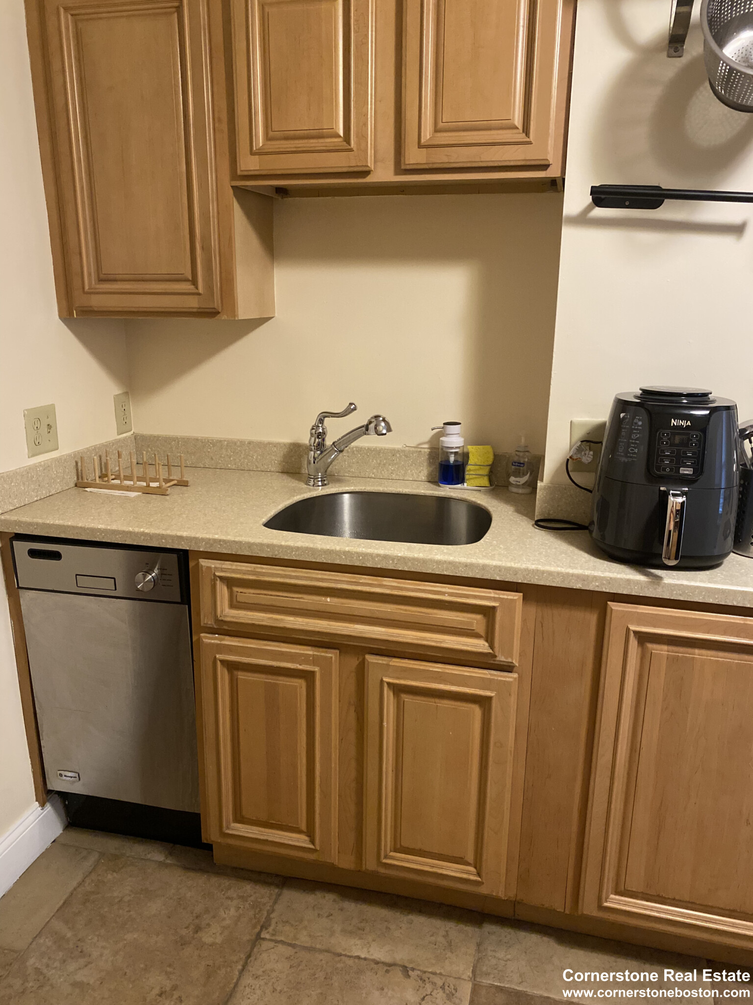 10 Chesterton St, Roxbury