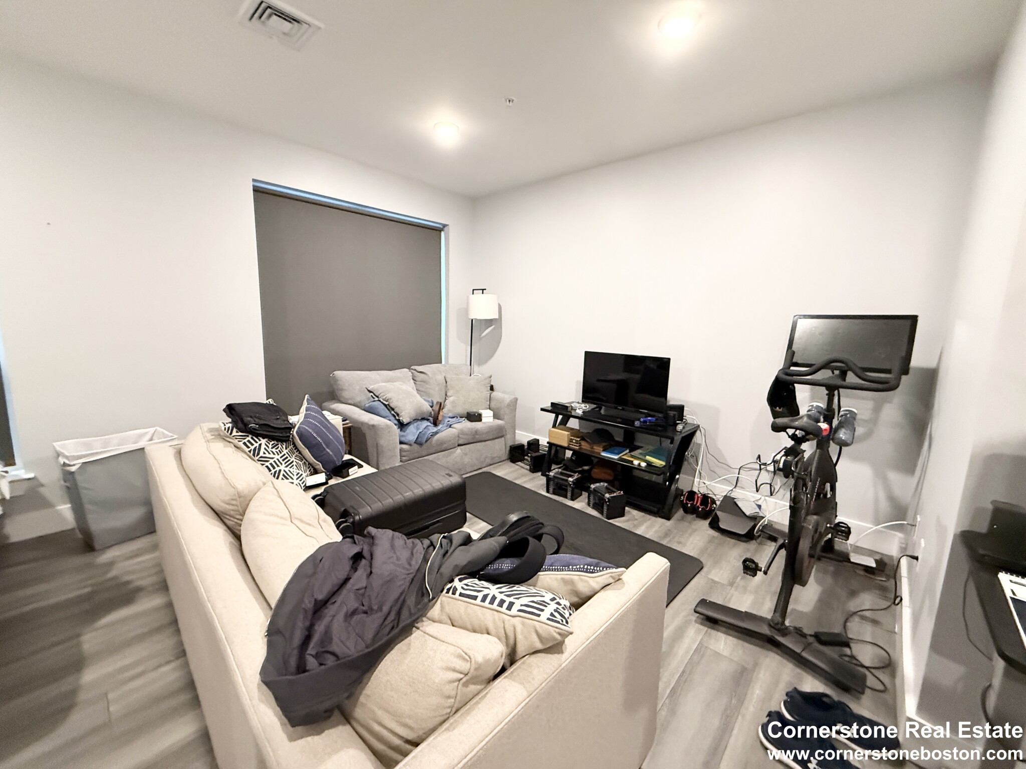 https://ygl-photos.s3.us-west-004.backblazeb2.com/7575W67ef0e6dc9842.jpg