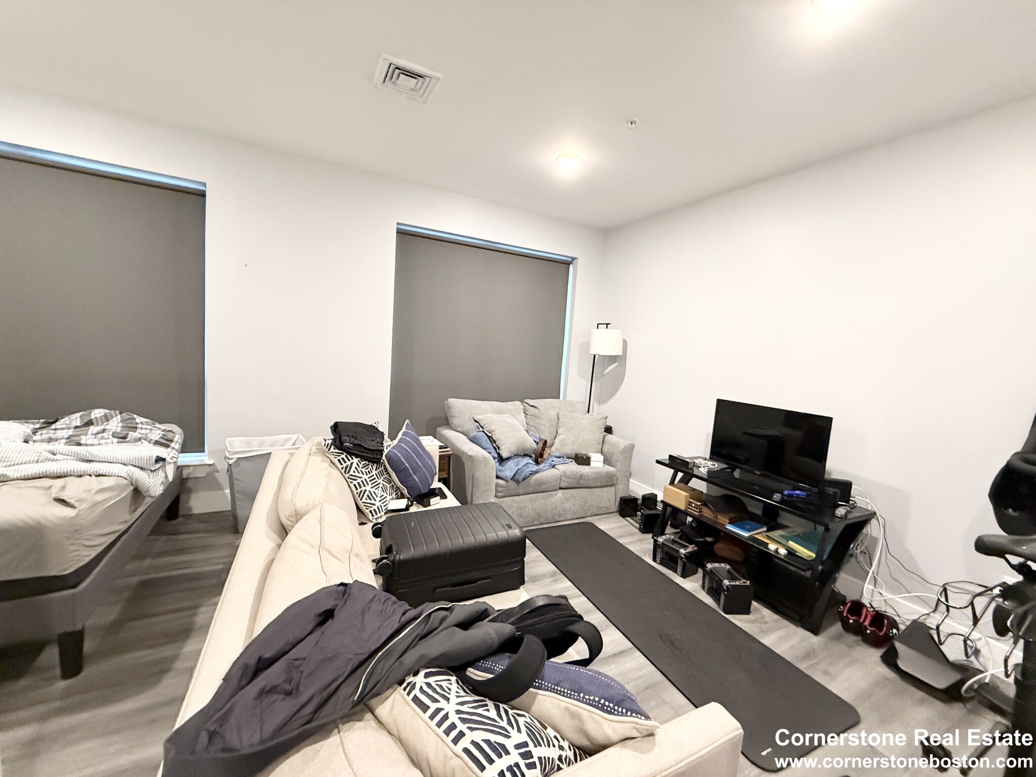 https://ygl-photos.s3.us-west-004.backblazeb2.com/7575W67ef0e79119ab.jpg