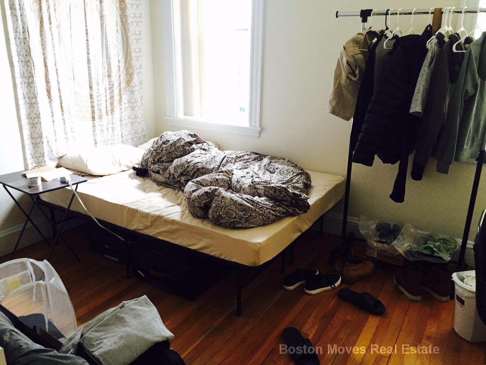 5 Barrows St, Allston