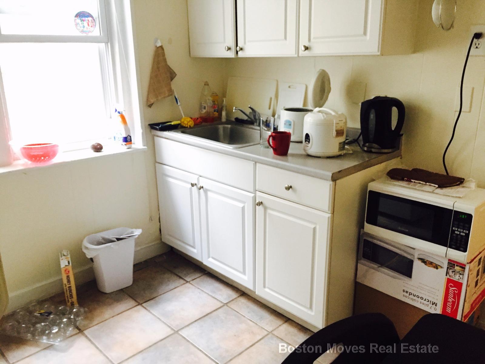 5 Barrows St, Allston