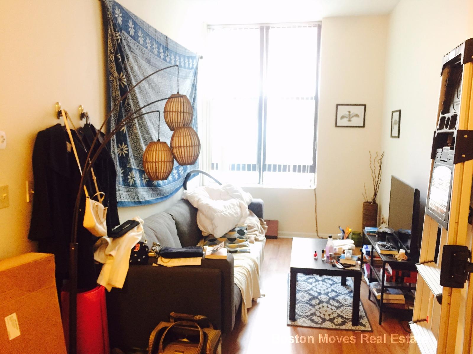 81 Essex St, Chinatown