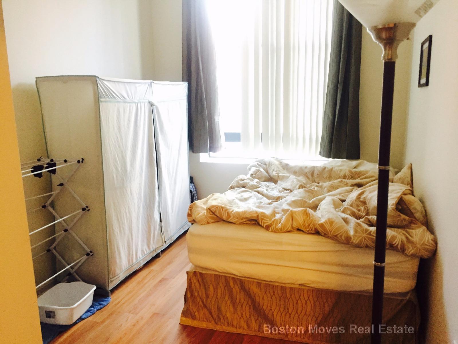 81 Essex St, Chinatown