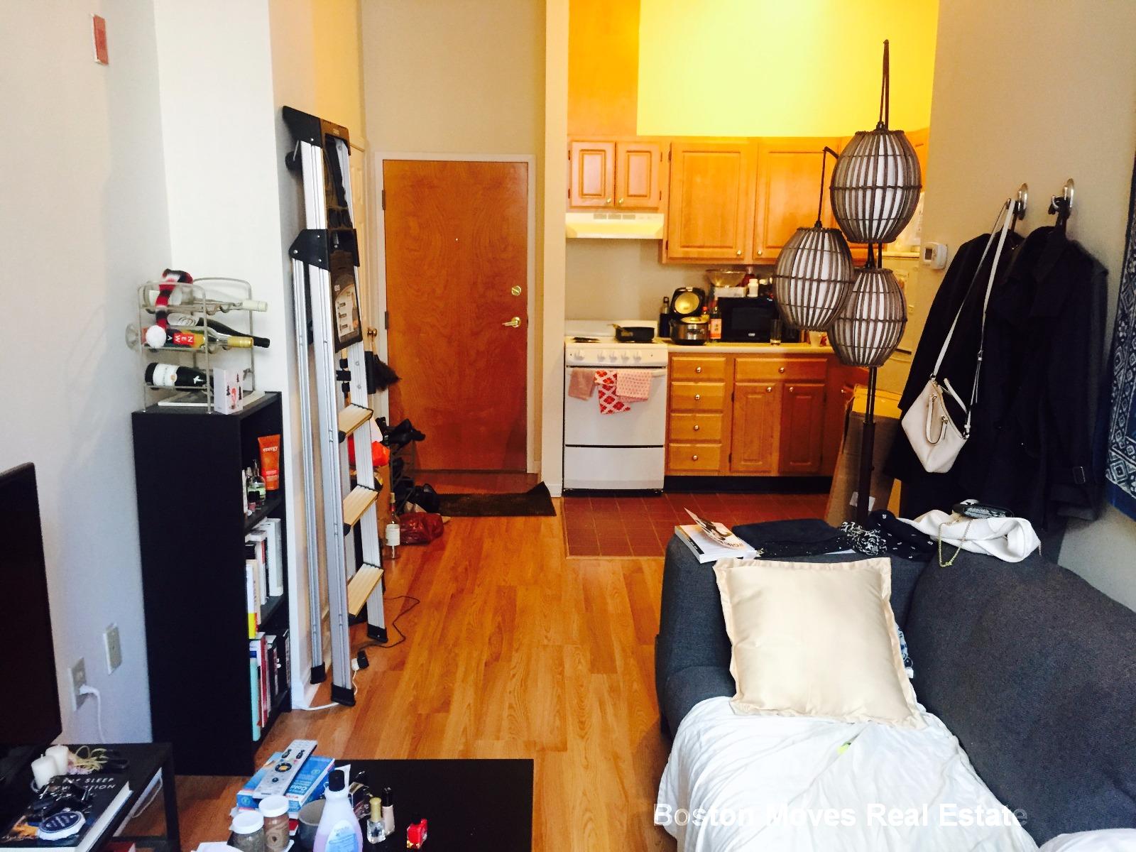 81 Essex St, Chinatown