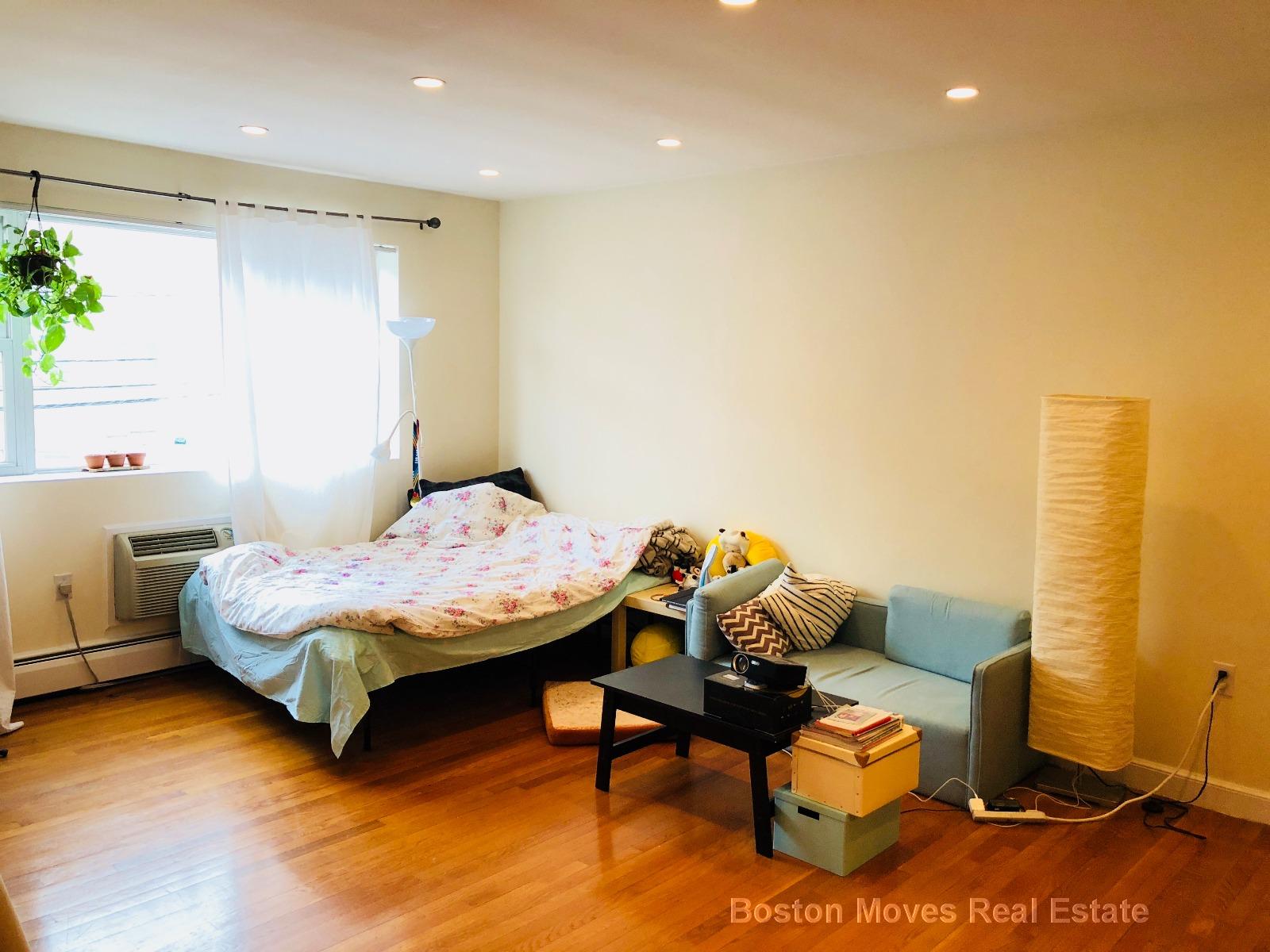 34 Gardner St, Allston