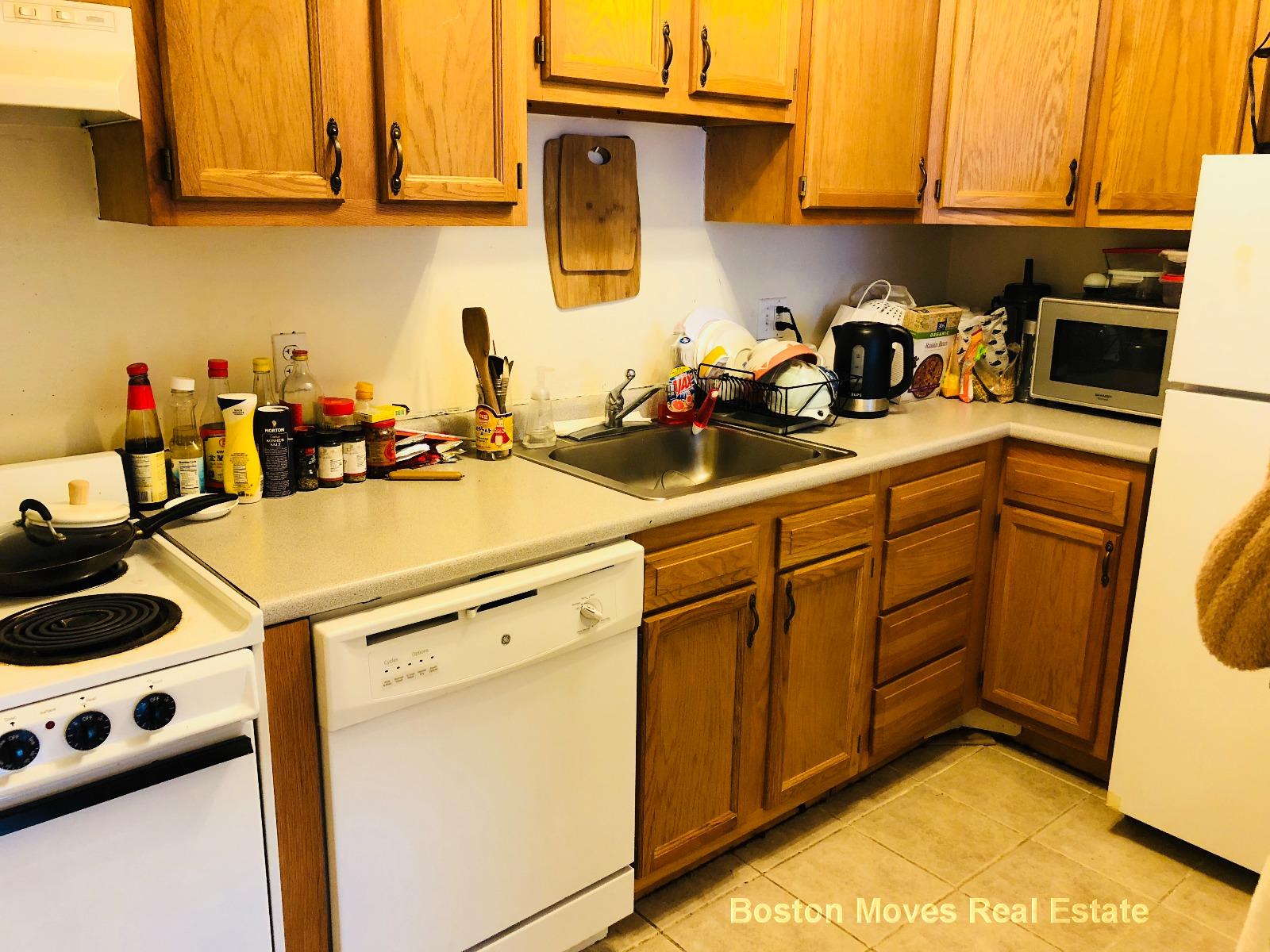 34 Gardner St, Allston