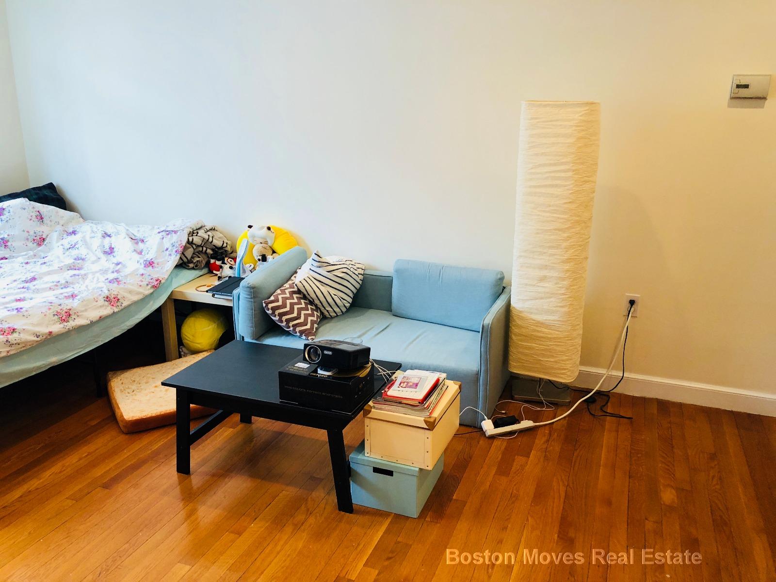 34 Gardner St, Allston