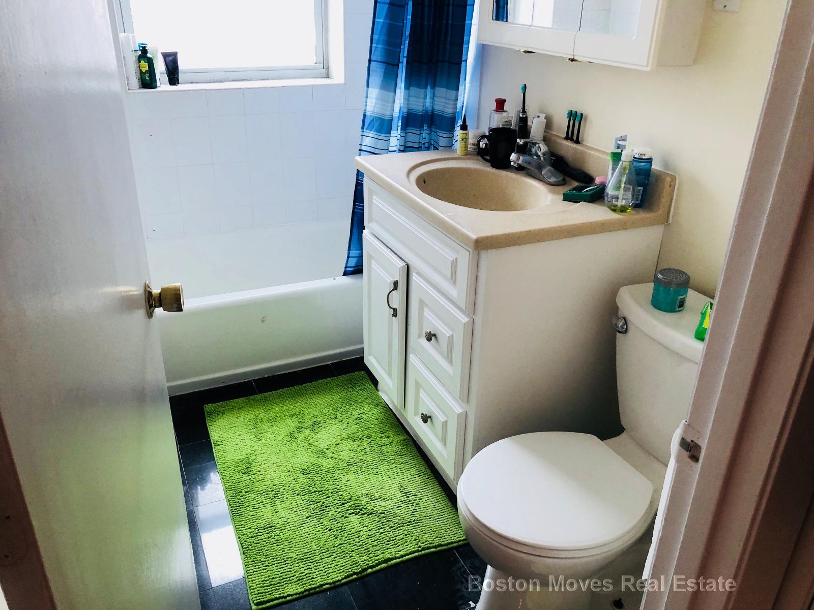 34 Gardner St, Allston