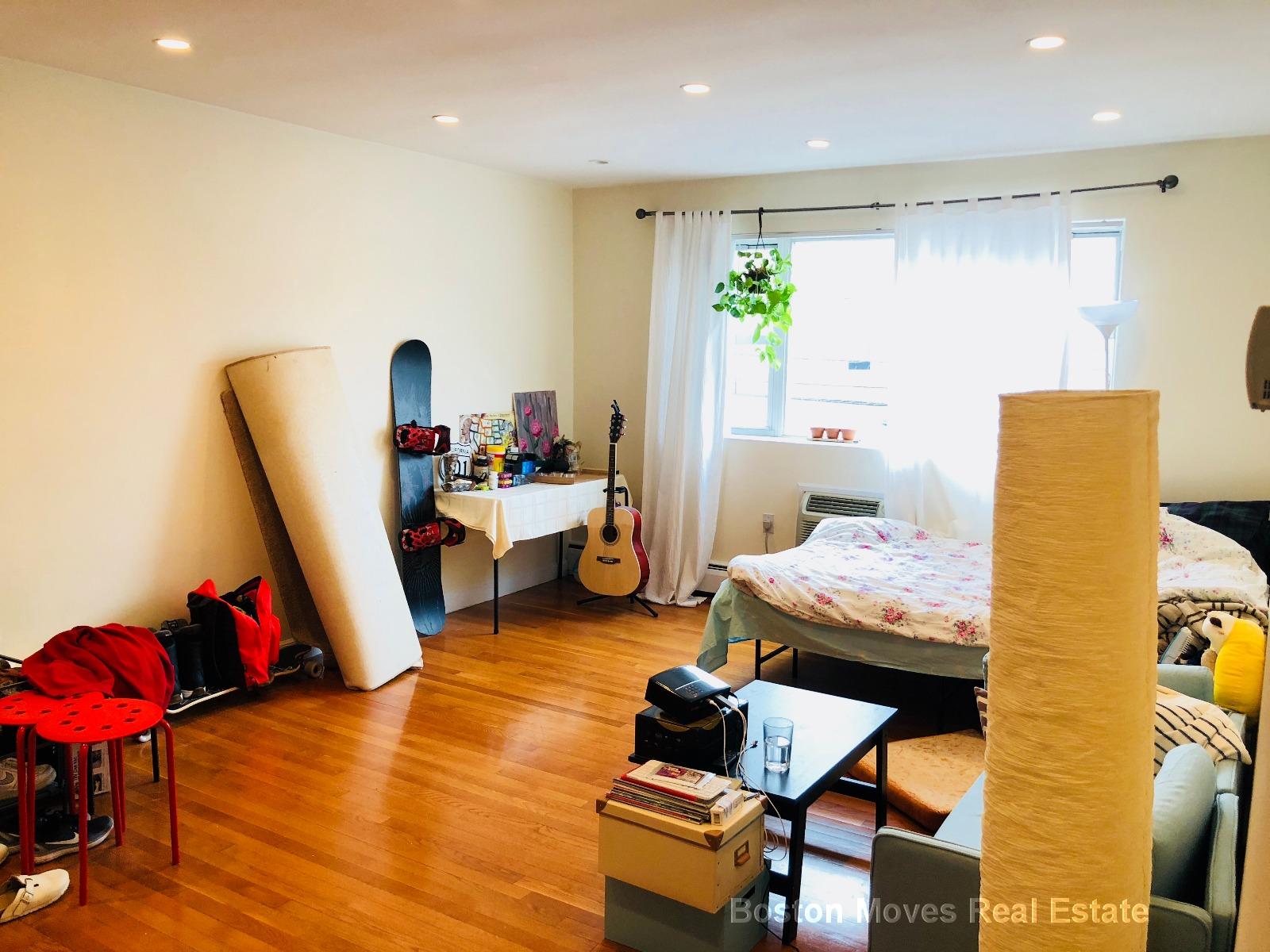 34 Gardner St, Allston