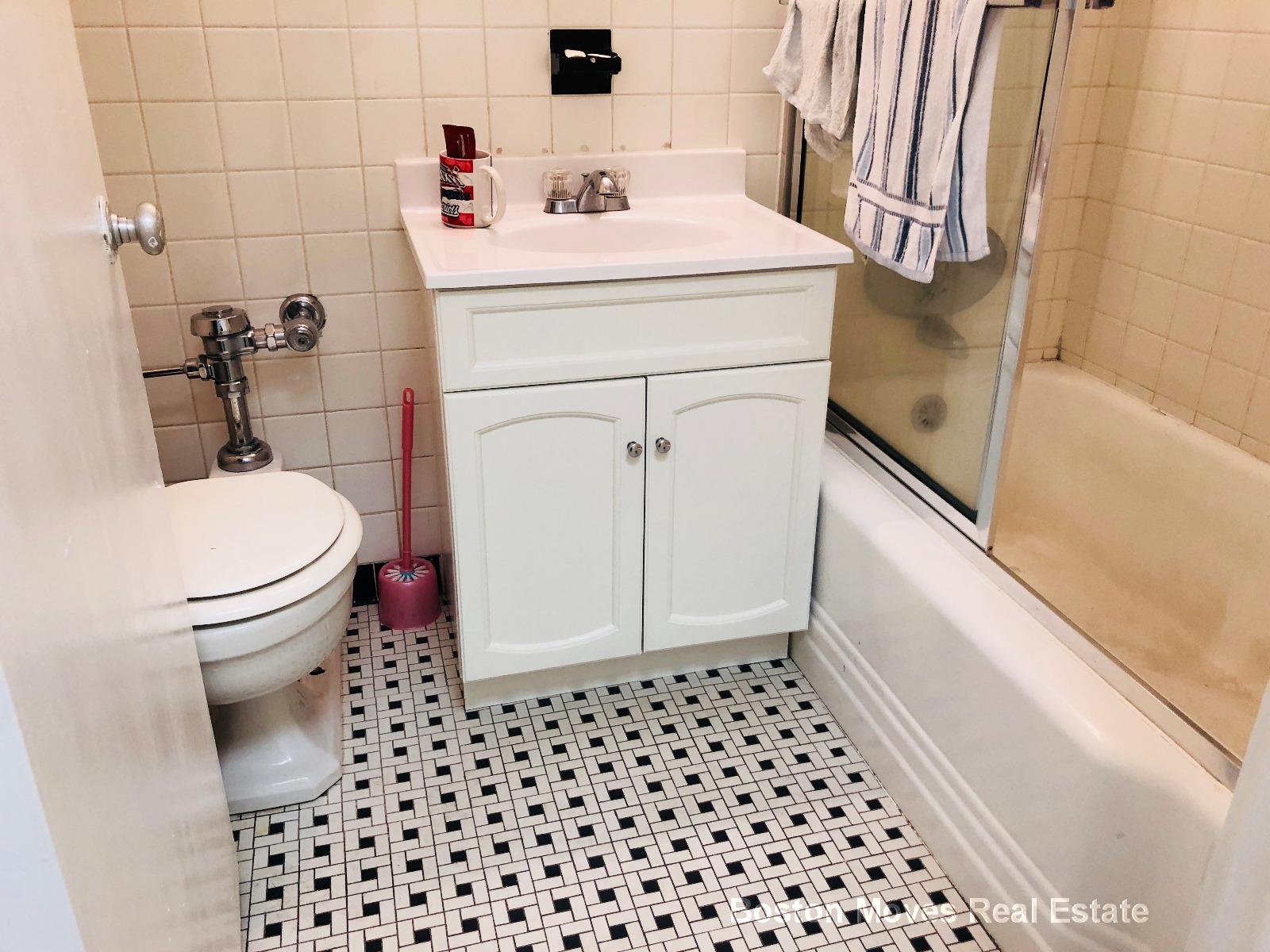 62 Boylston St, Back Bay