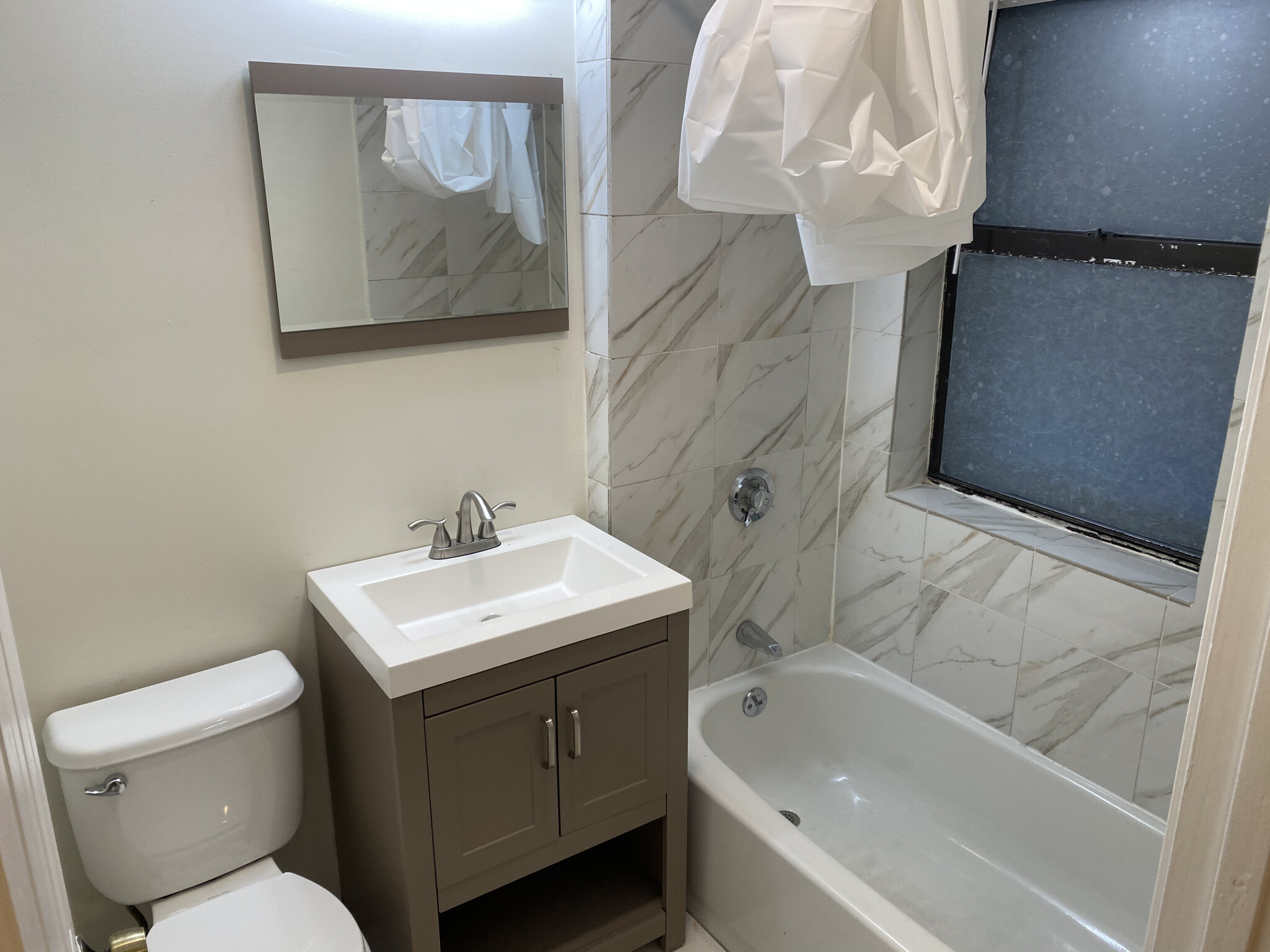 136 Hemenway St, Fenway