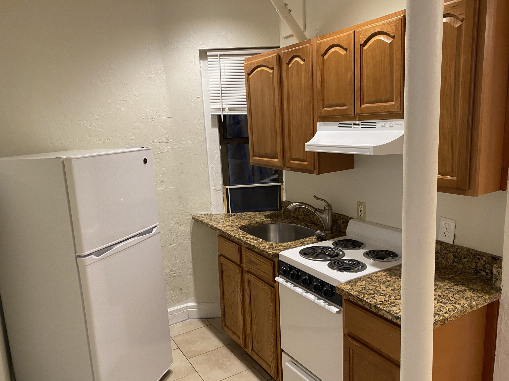 136 Hemenway St, Fenway