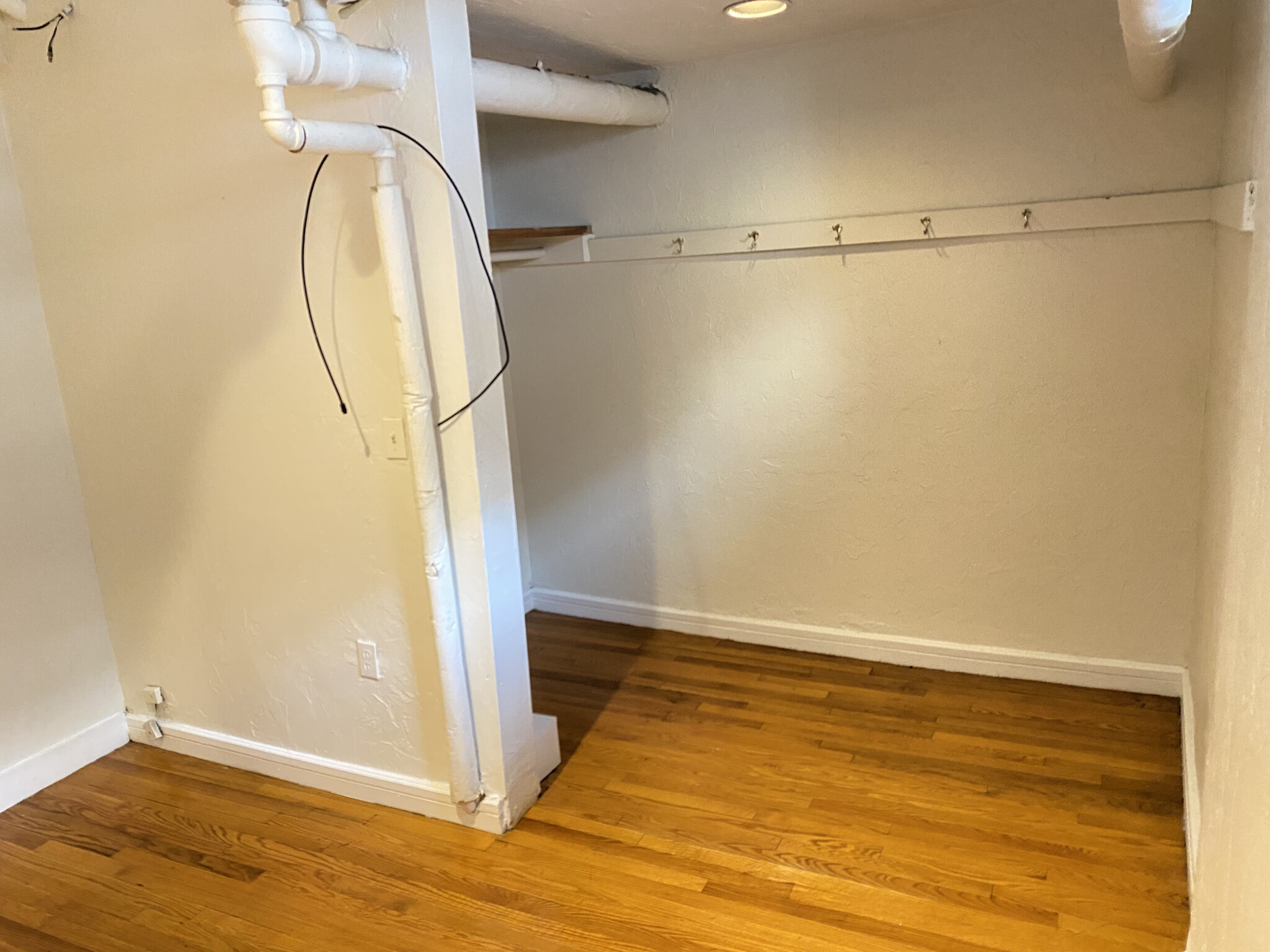 136 Hemenway St, Fenway