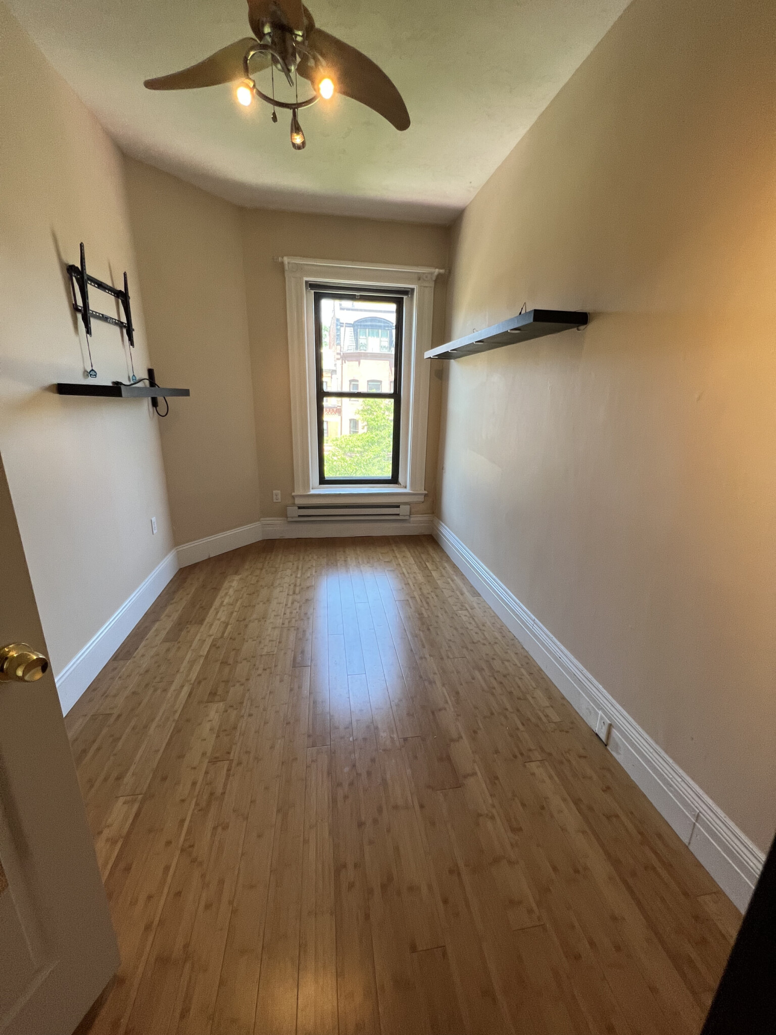 250 Newbury St, Back Bay