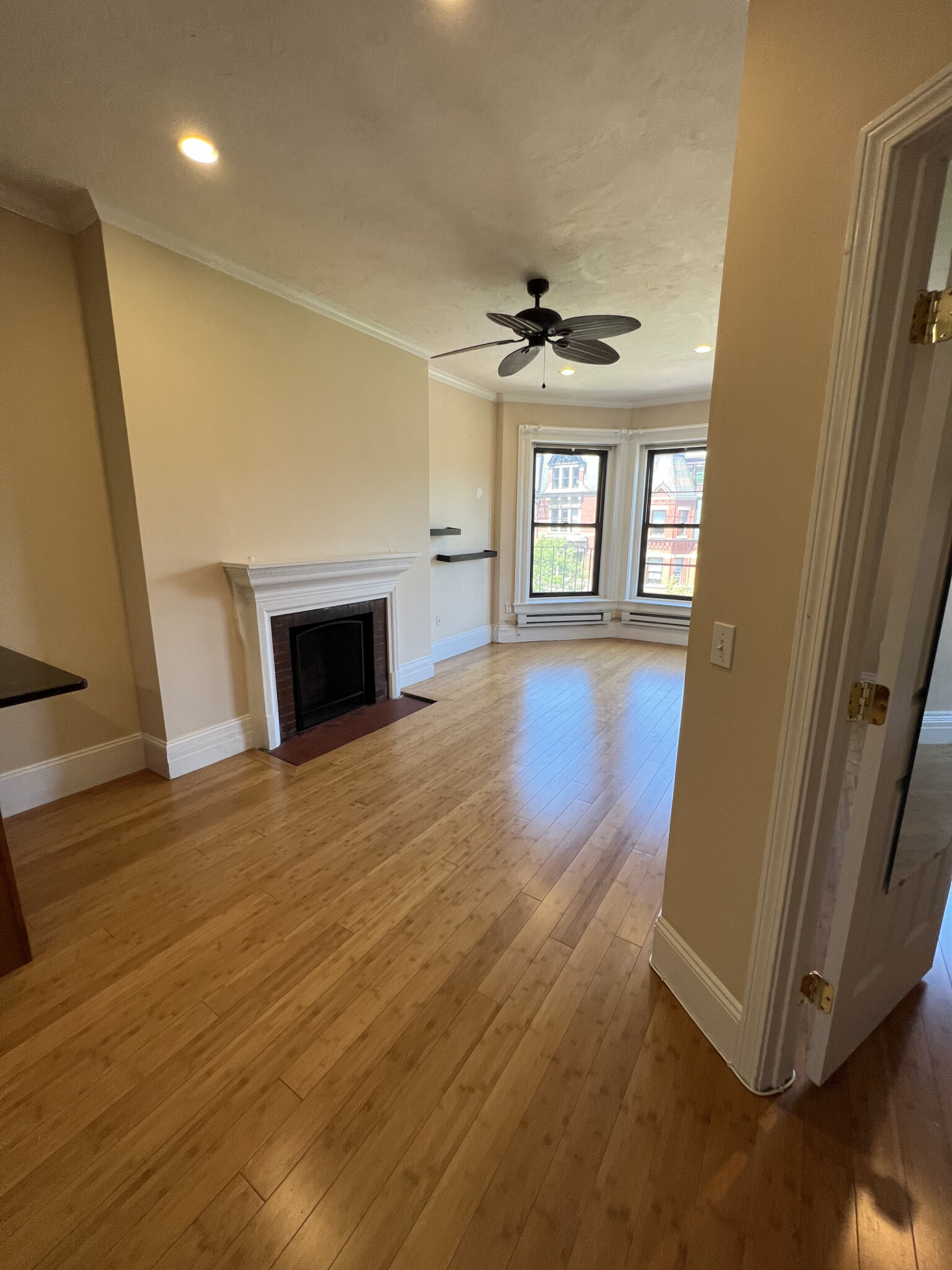 250 Newbury St, Back Bay