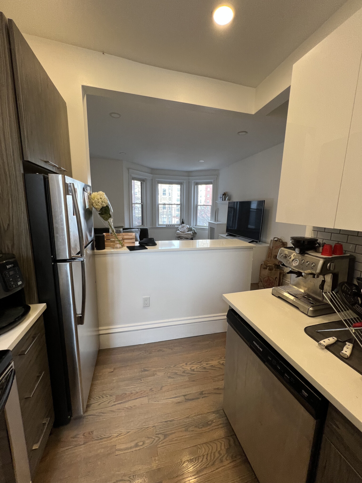 102 Queensberry St, Fenway