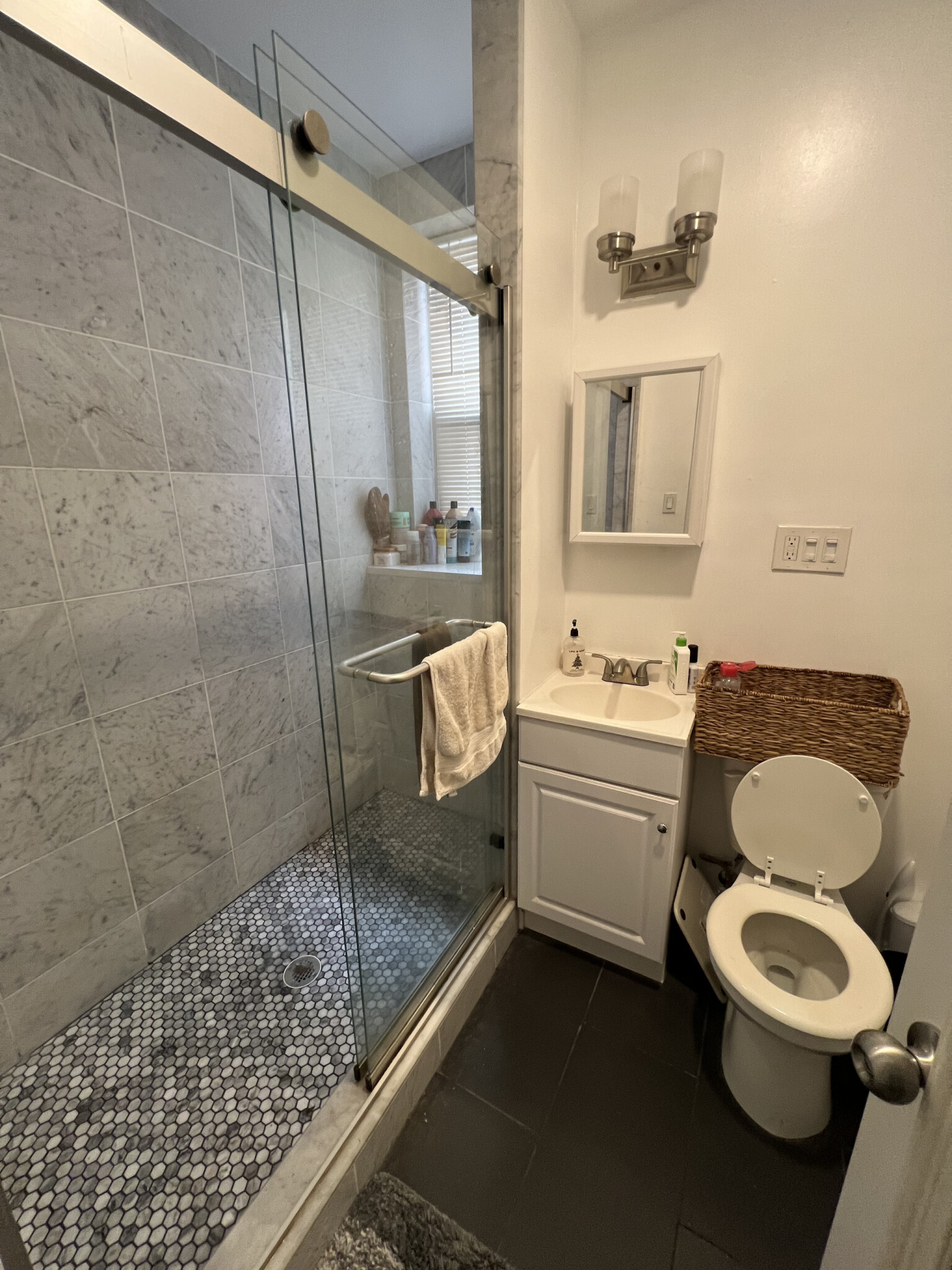 102 Queensberry St, Fenway