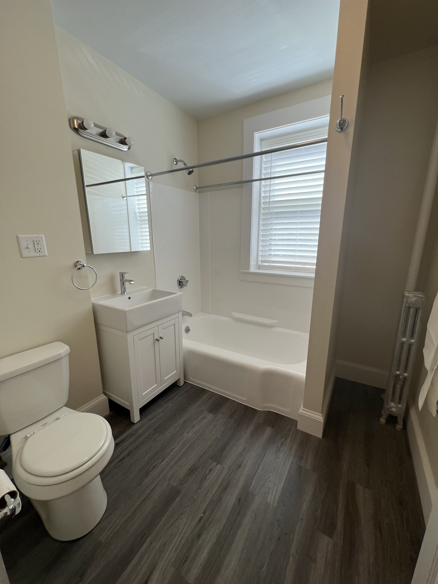 1595 Beacon St, Washington Square