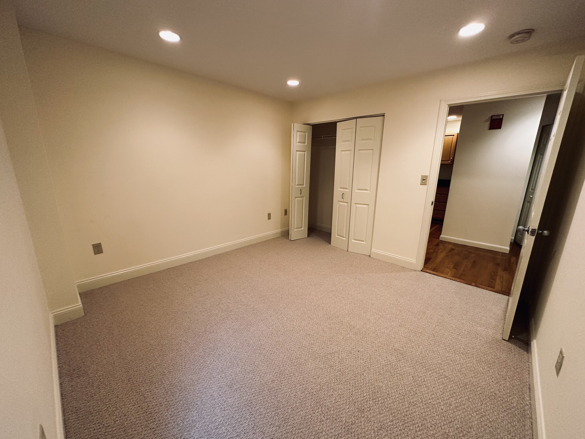 100 Jersey St, Fenway