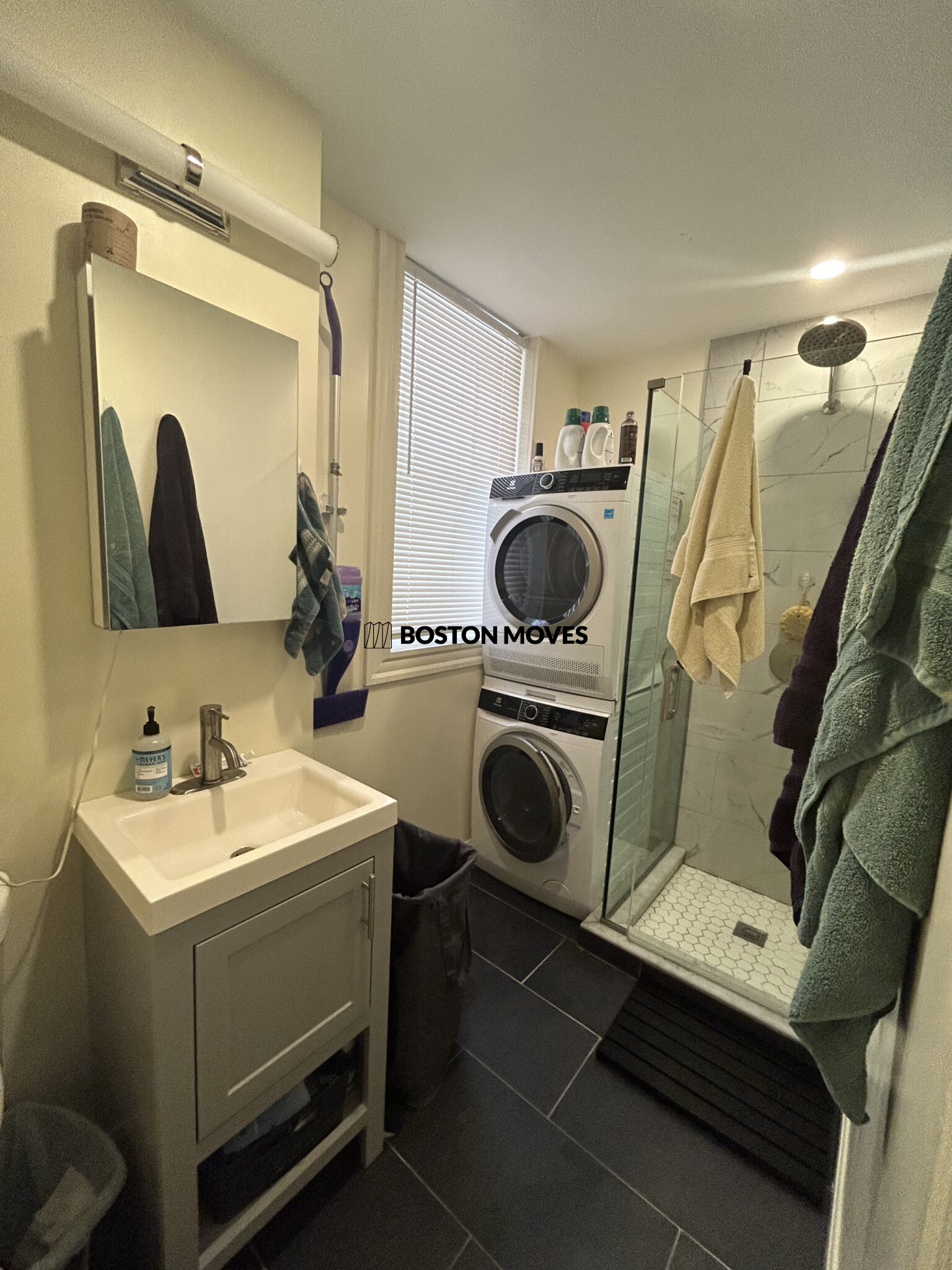 100 Queensberry St, Fenway