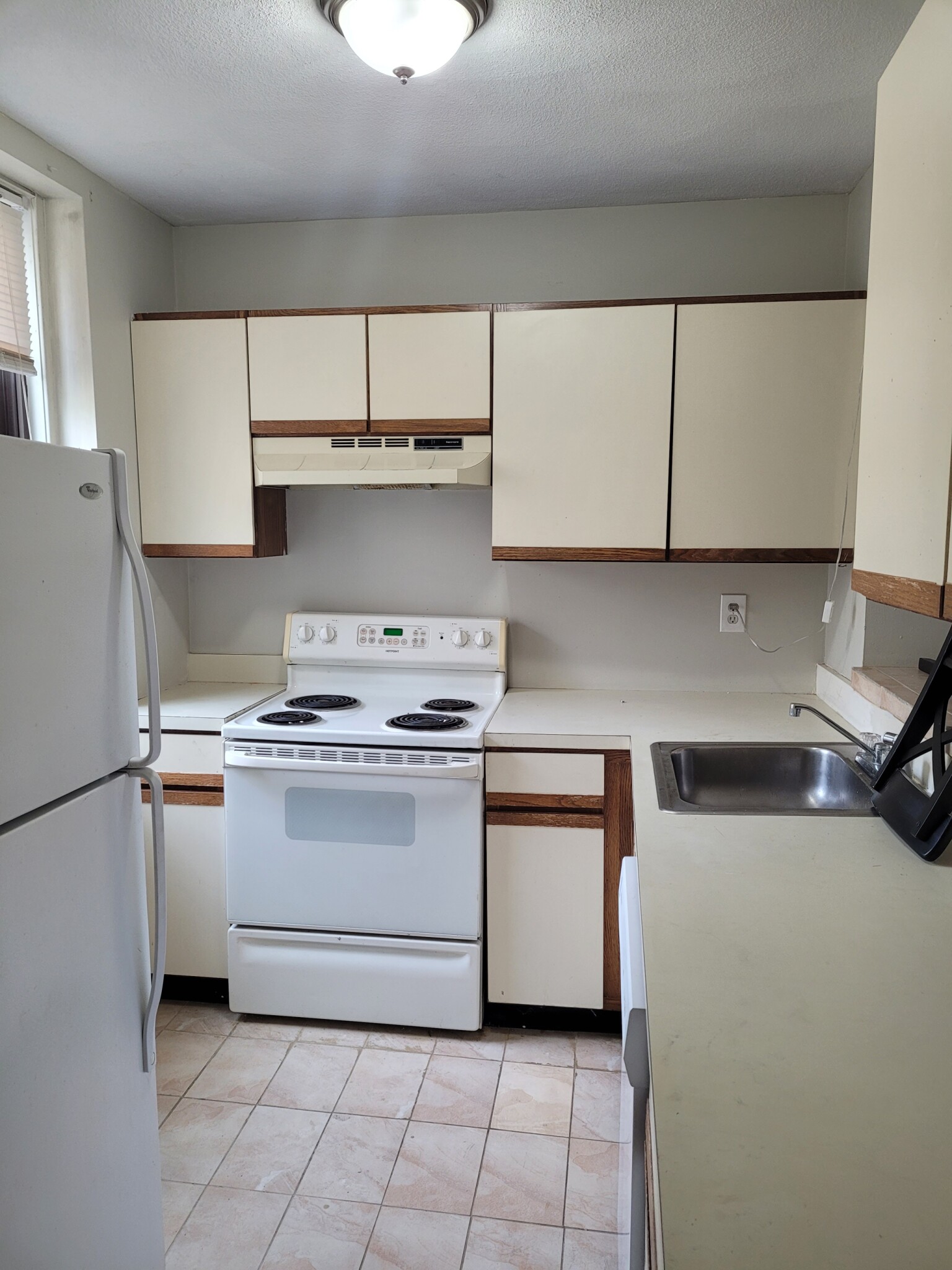 1 bed, 1 bath apartment for rent at 1411 Commonwealth Ave Unit 505, Brighton — photo 4 of 9